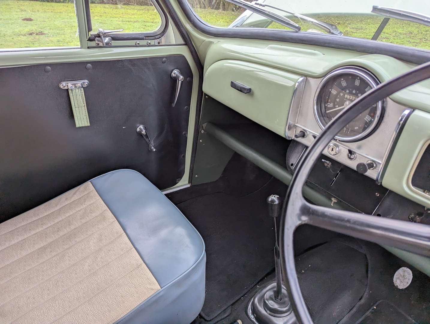 <p>1970 MORRIS 6 CWT VAN</p>