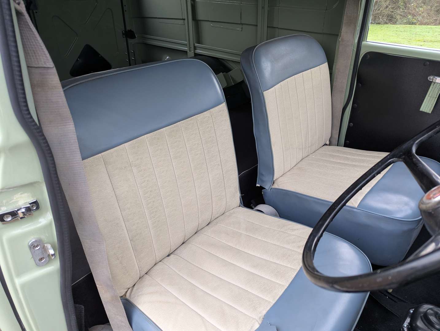 <p>1970 MORRIS 6 CWT VAN</p>