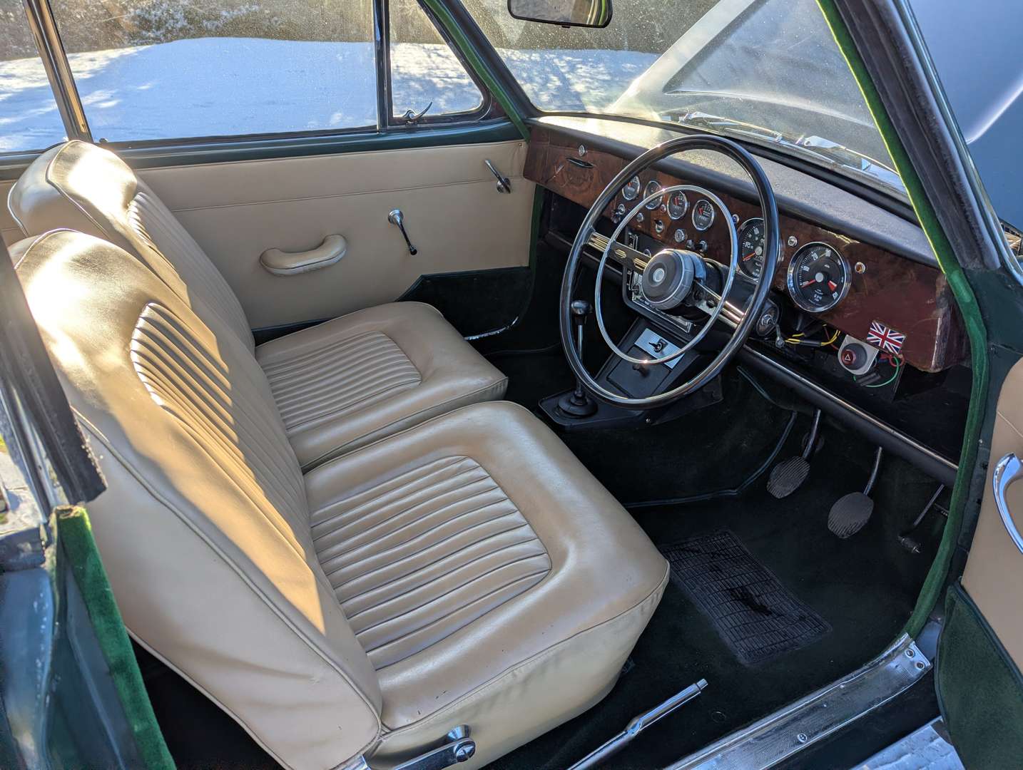 <p>1963 SUNBEAM RAPIER SERIES IV</p>