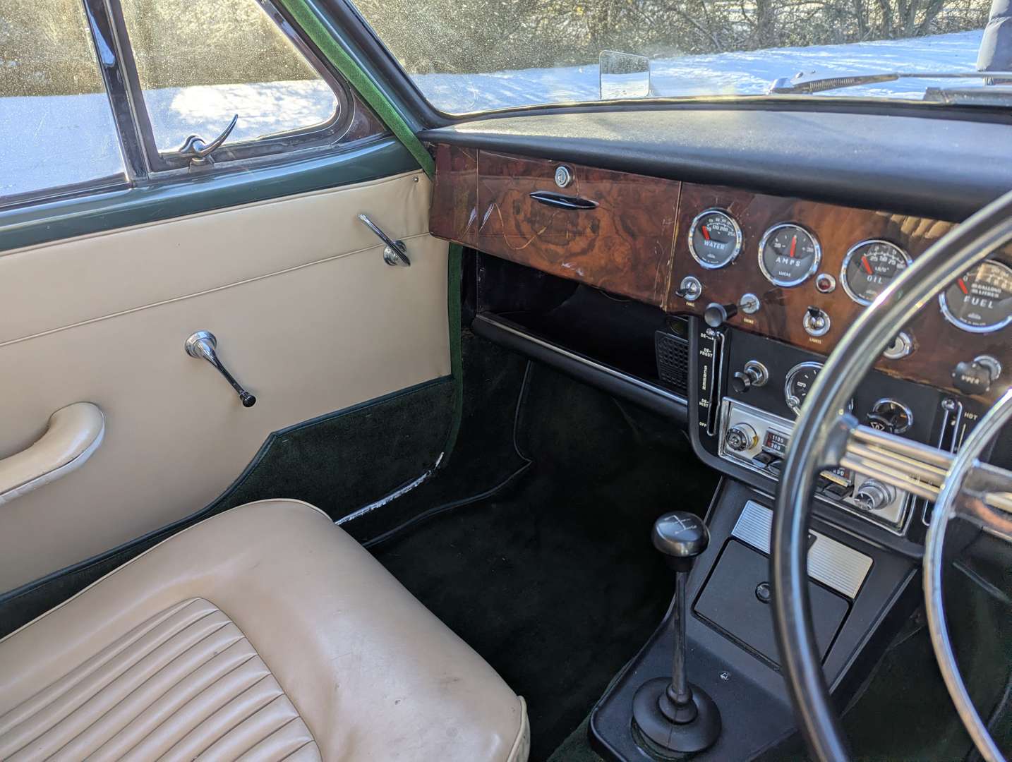 <p>1963 SUNBEAM RAPIER SERIES IV</p>