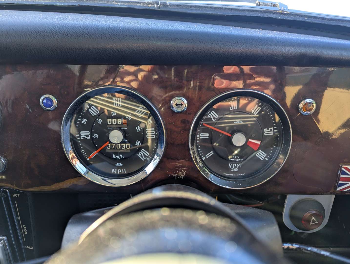 <p>1963 SUNBEAM RAPIER SERIES IV</p>