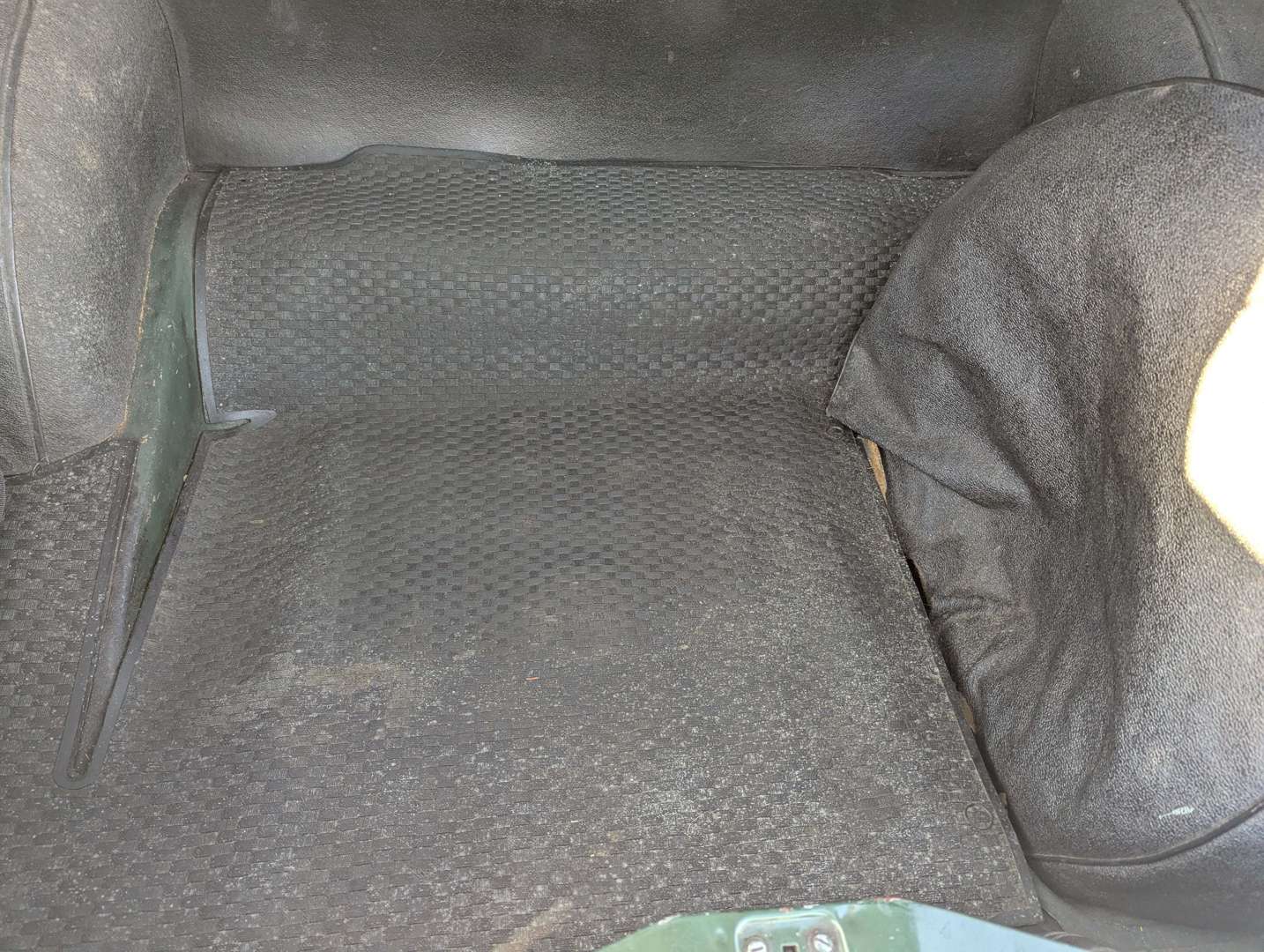 <p>1963 SUNBEAM RAPIER SERIES IV</p>