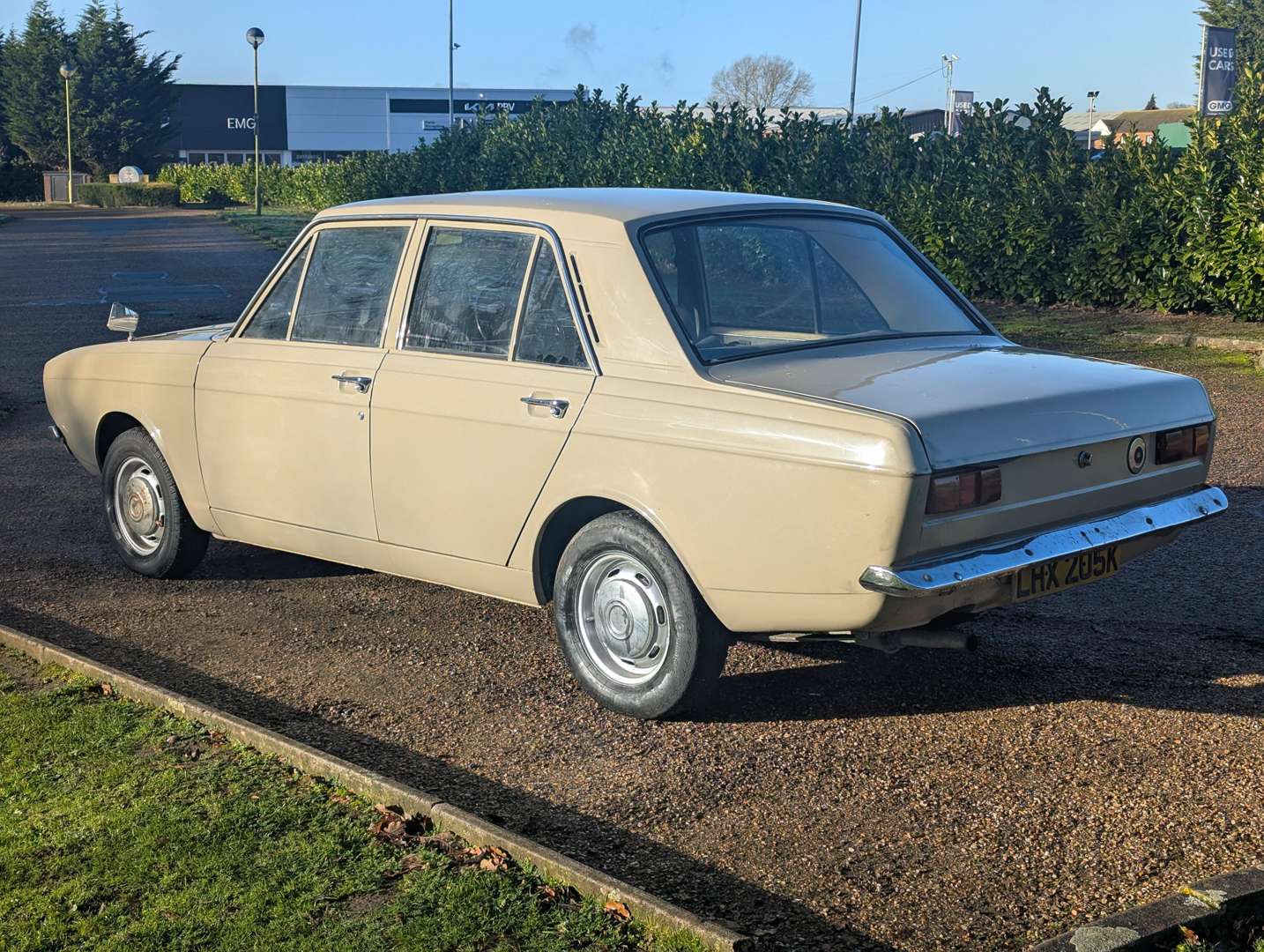 <p>1972 HILLMAN HUNTER SALOON</p>