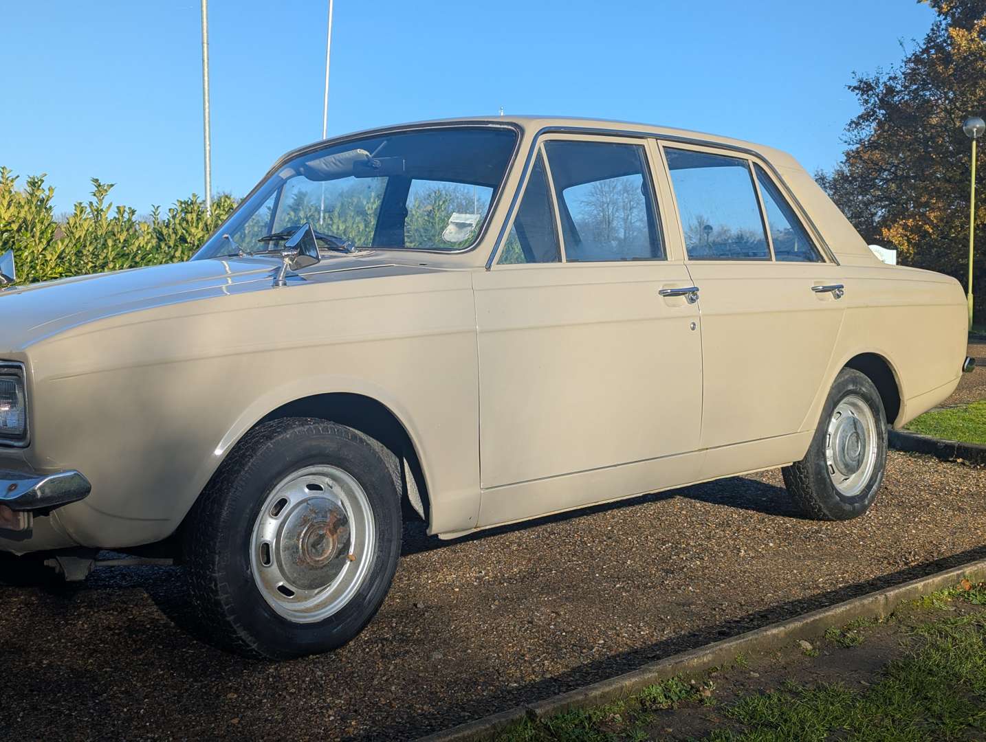 <p>1972 HILLMAN HUNTER SALOON</p>