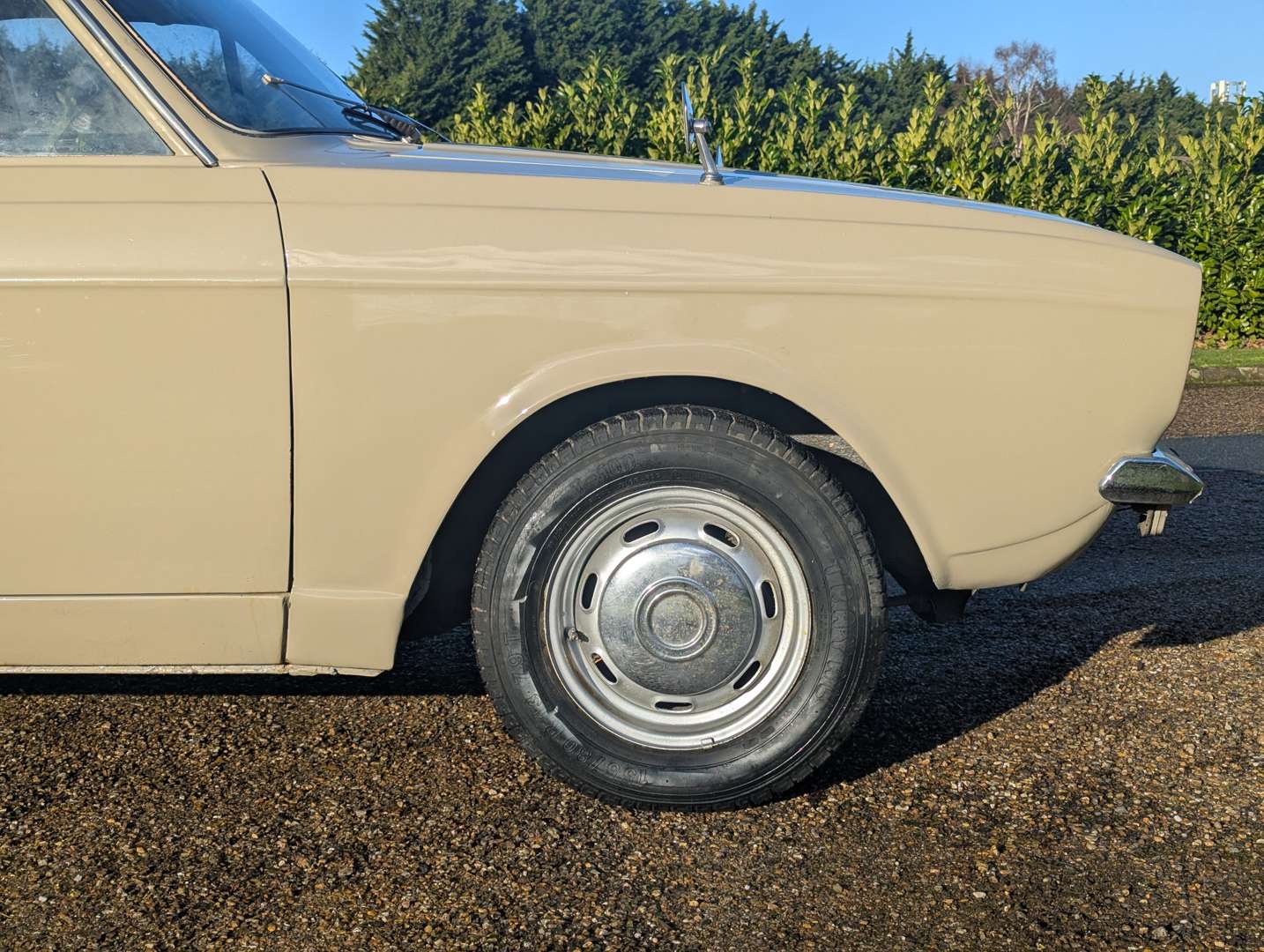 <p>1972 HILLMAN HUNTER SALOON</p>