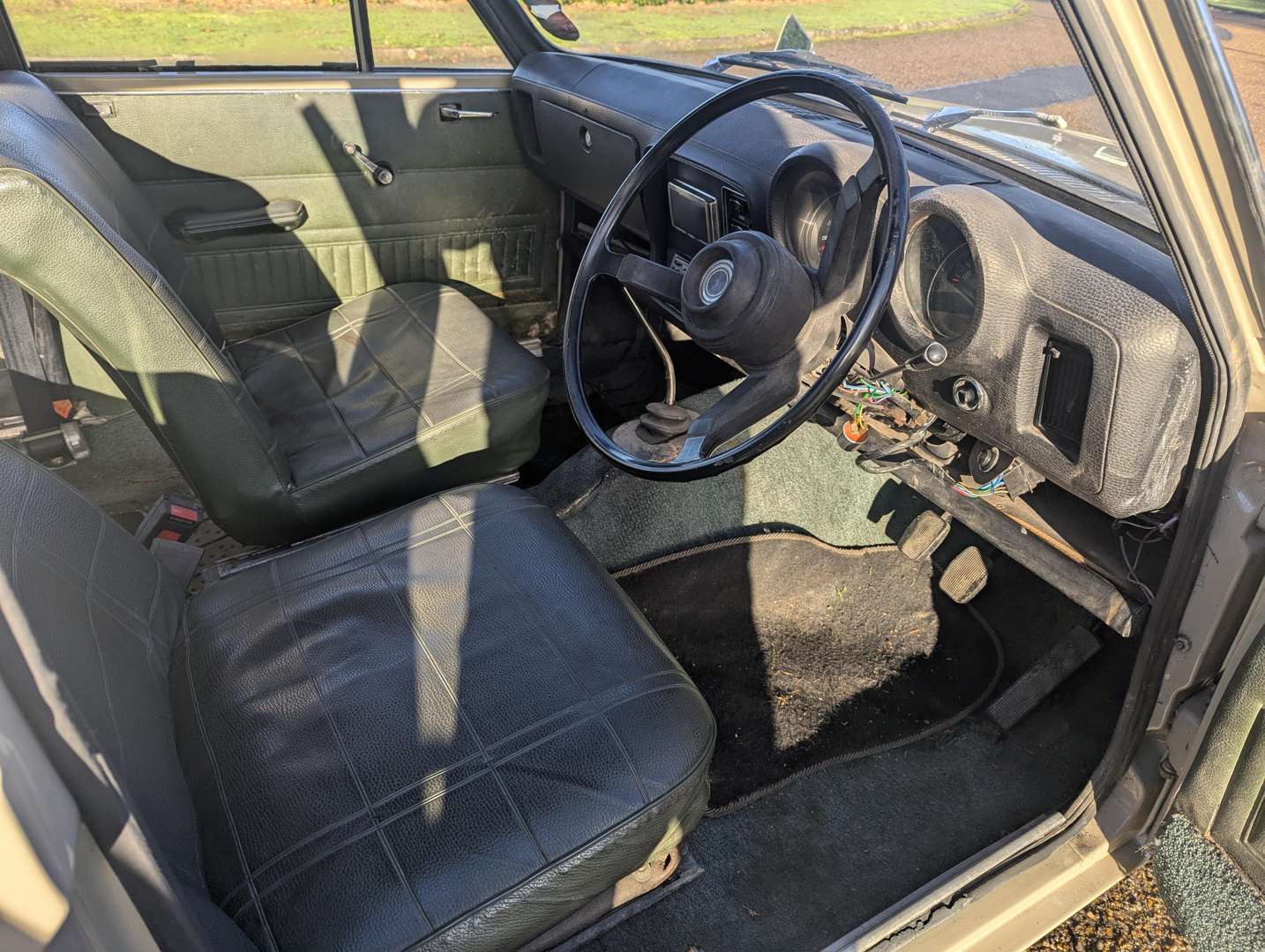 <p>1972 HILLMAN HUNTER SALOON</p>