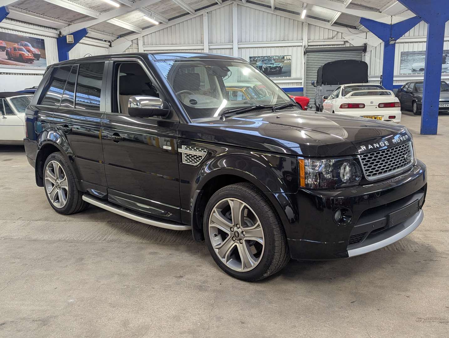 <p>2013 RANGE ROVER SPORT AUTOBIOGRAPHY - 9714 MILES FROM NEW</p>