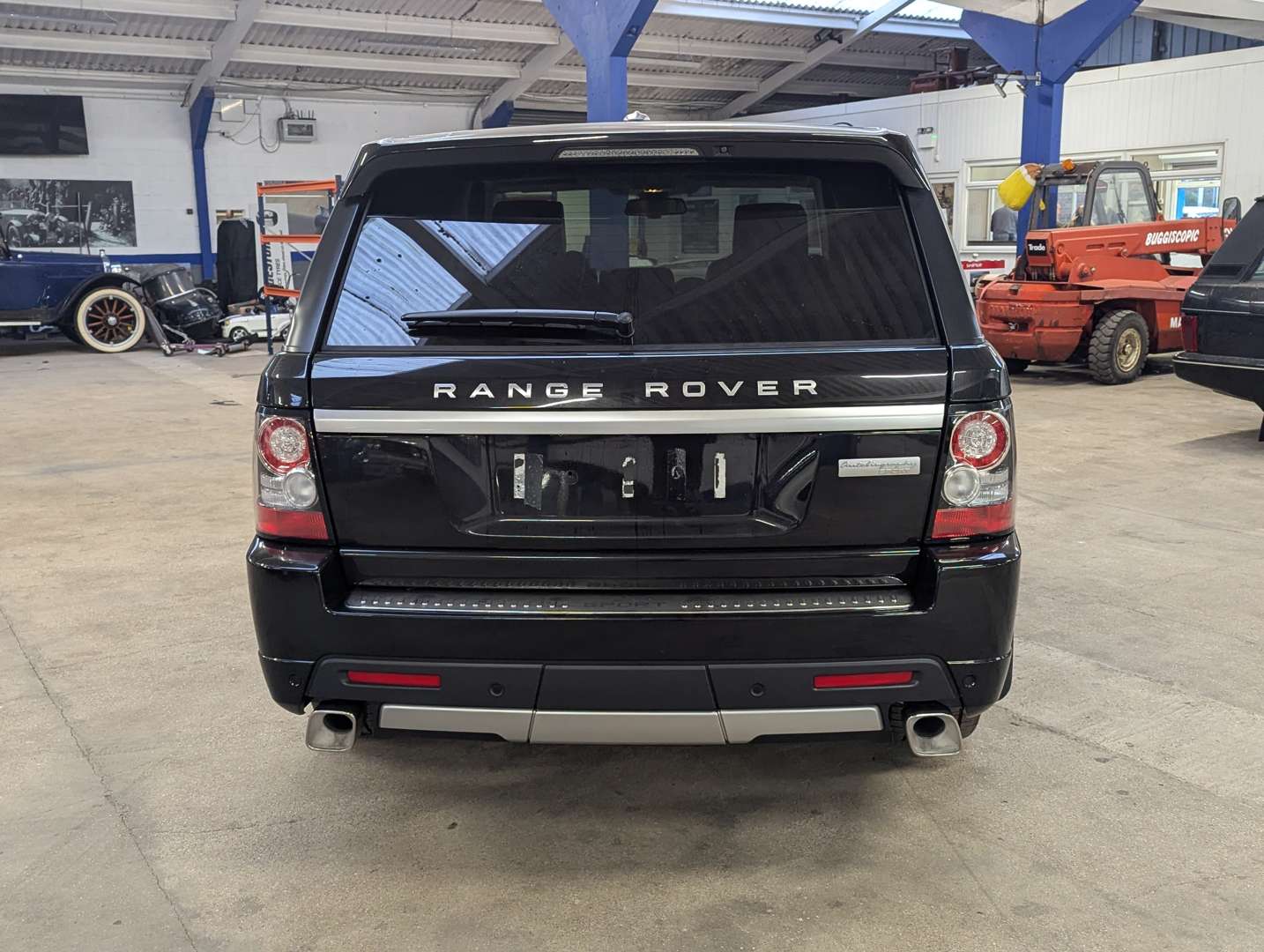 <p>2013 RANGE ROVER SPORT AUTOBIOGRAPHY - 9714 MILES FROM NEW</p>