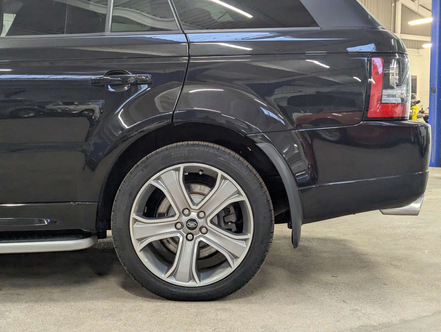 <p>2013 RANGE ROVER SPORT AUTOBIOGRAPHY - 9714 MILES FROM NEW</p>