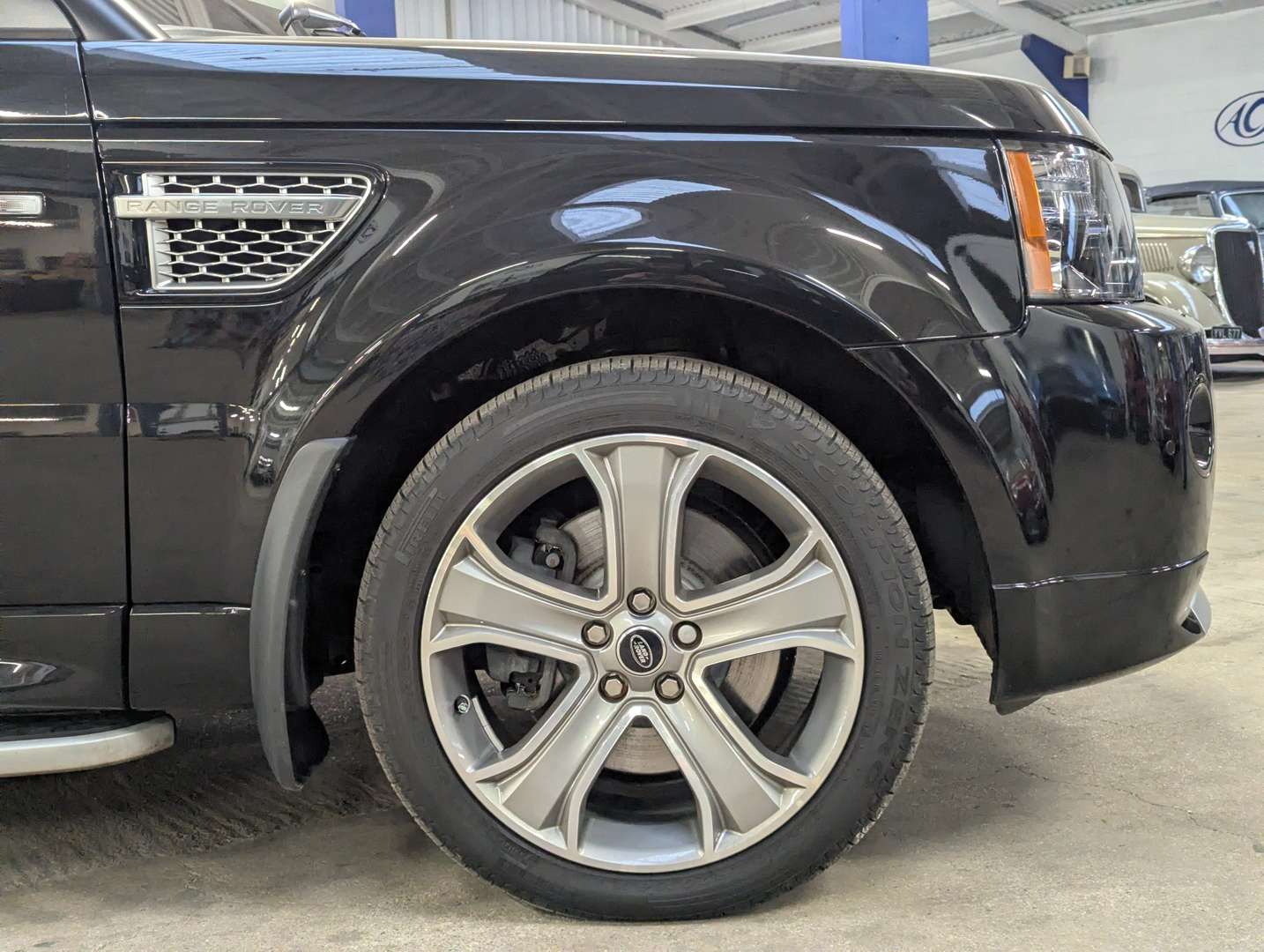 <p>2013 RANGE ROVER SPORT AUTOBIOGRAPHY - 9714 MILES FROM NEW</p>