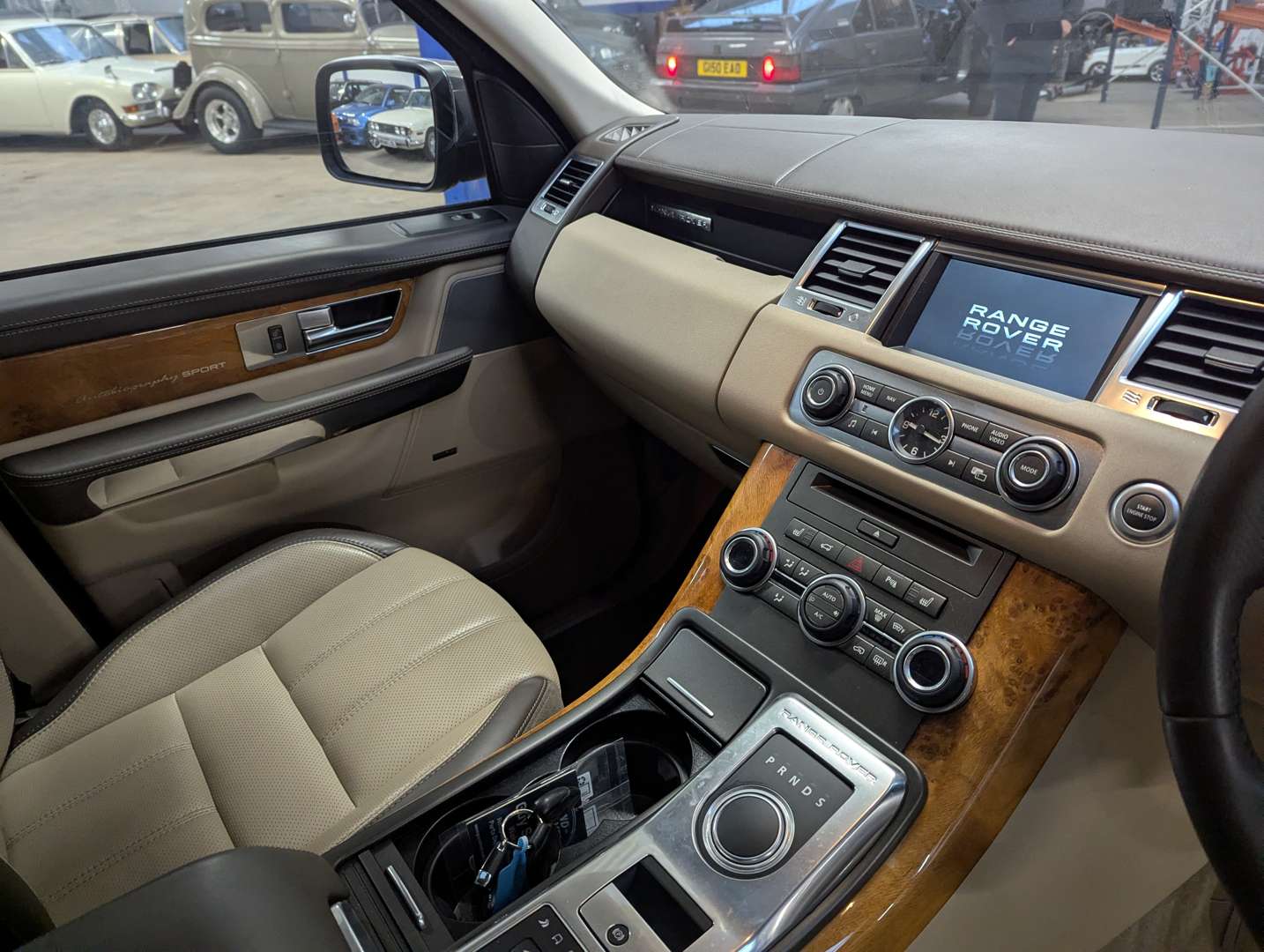 <p>2013 RANGE ROVER SPORT AUTOBIOGRAPHY - 9714 MILES FROM NEW</p>