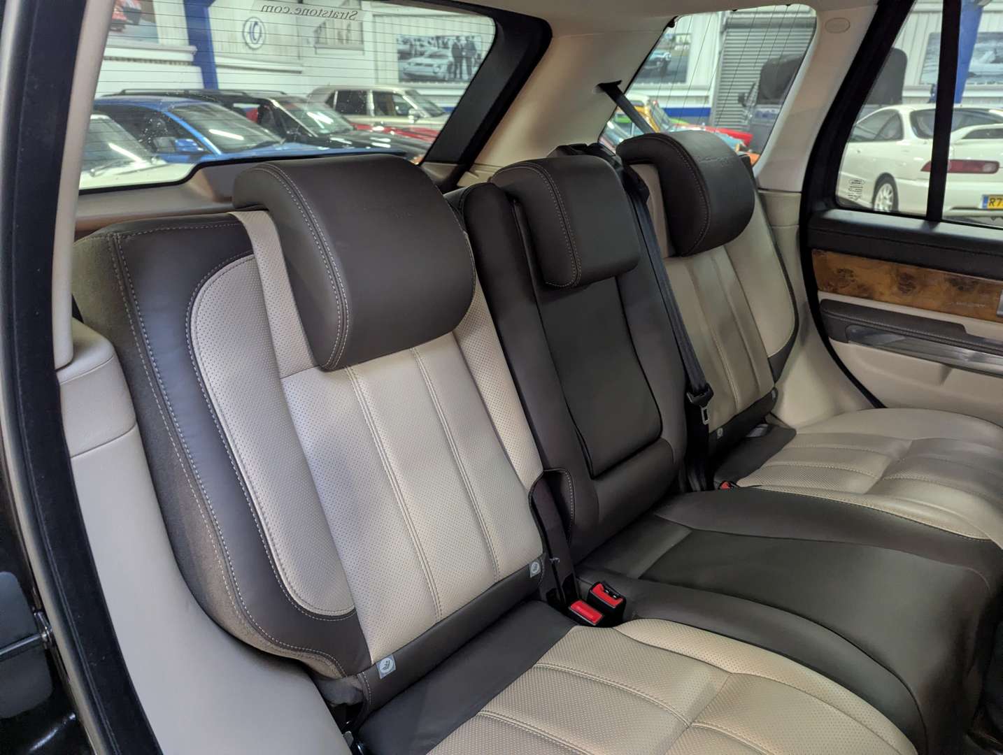 <p>2013 RANGE ROVER SPORT AUTOBIOGRAPHY - 9714 MILES FROM NEW</p>