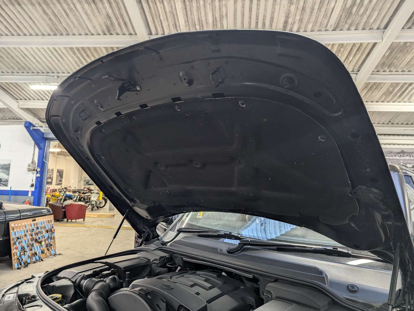 <p>2013 RANGE ROVER SPORT AUTOBIOGRAPHY - 9714 MILES FROM NEW</p>