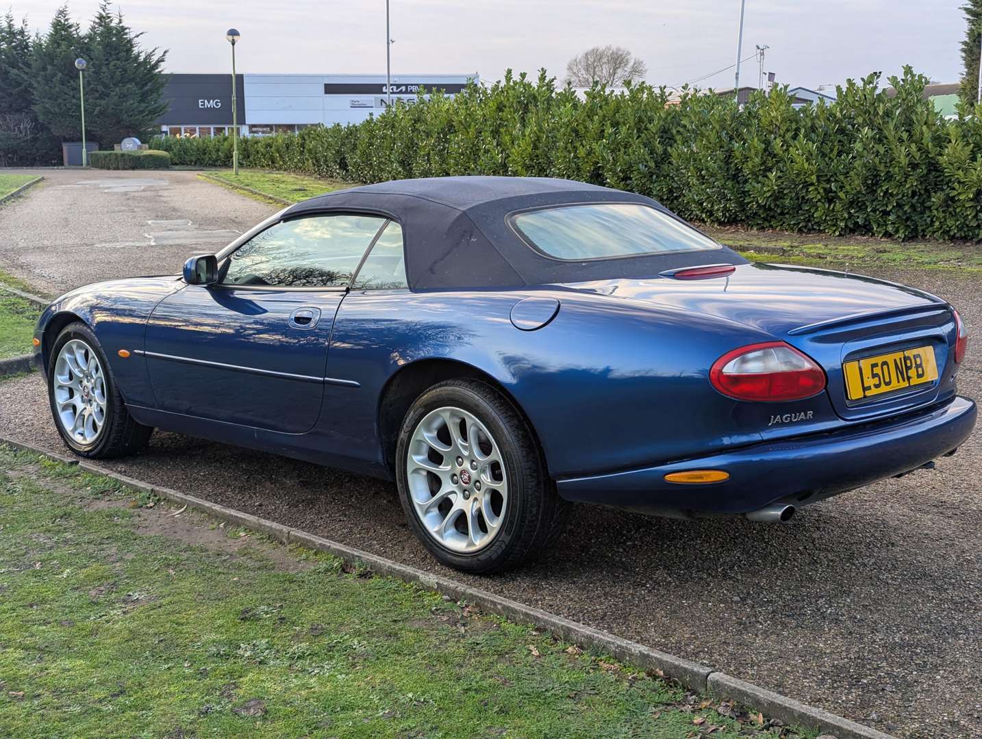 <p>1999 JAGUAR XKR 4.0 AUTO</p>