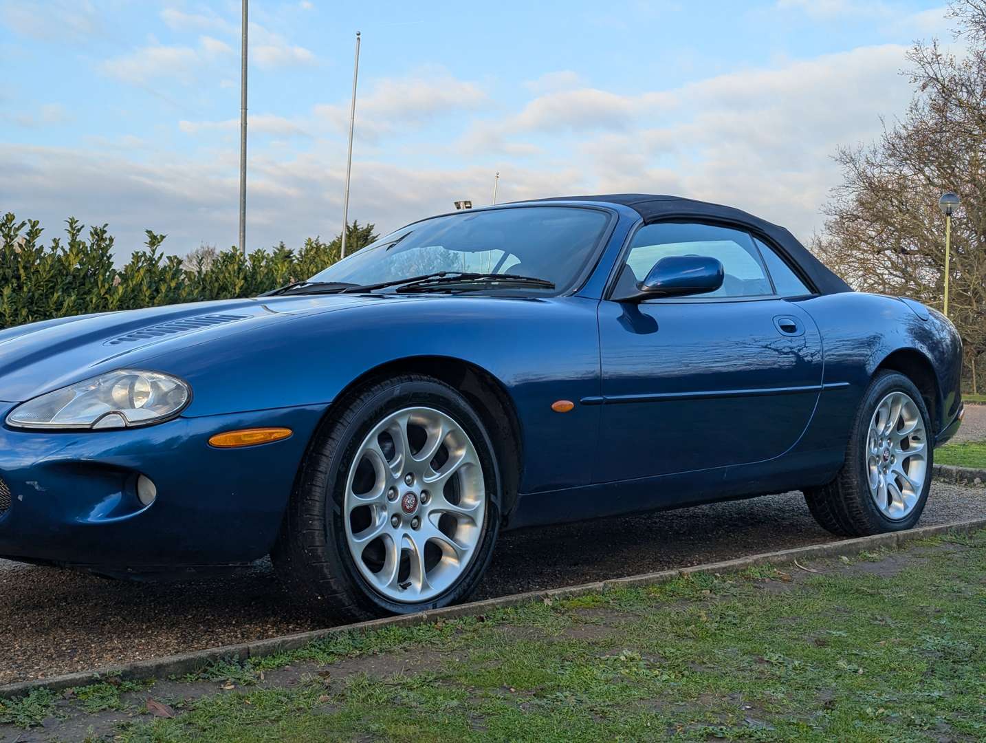 <p>1999 JAGUAR XKR 4.0 AUTO</p>