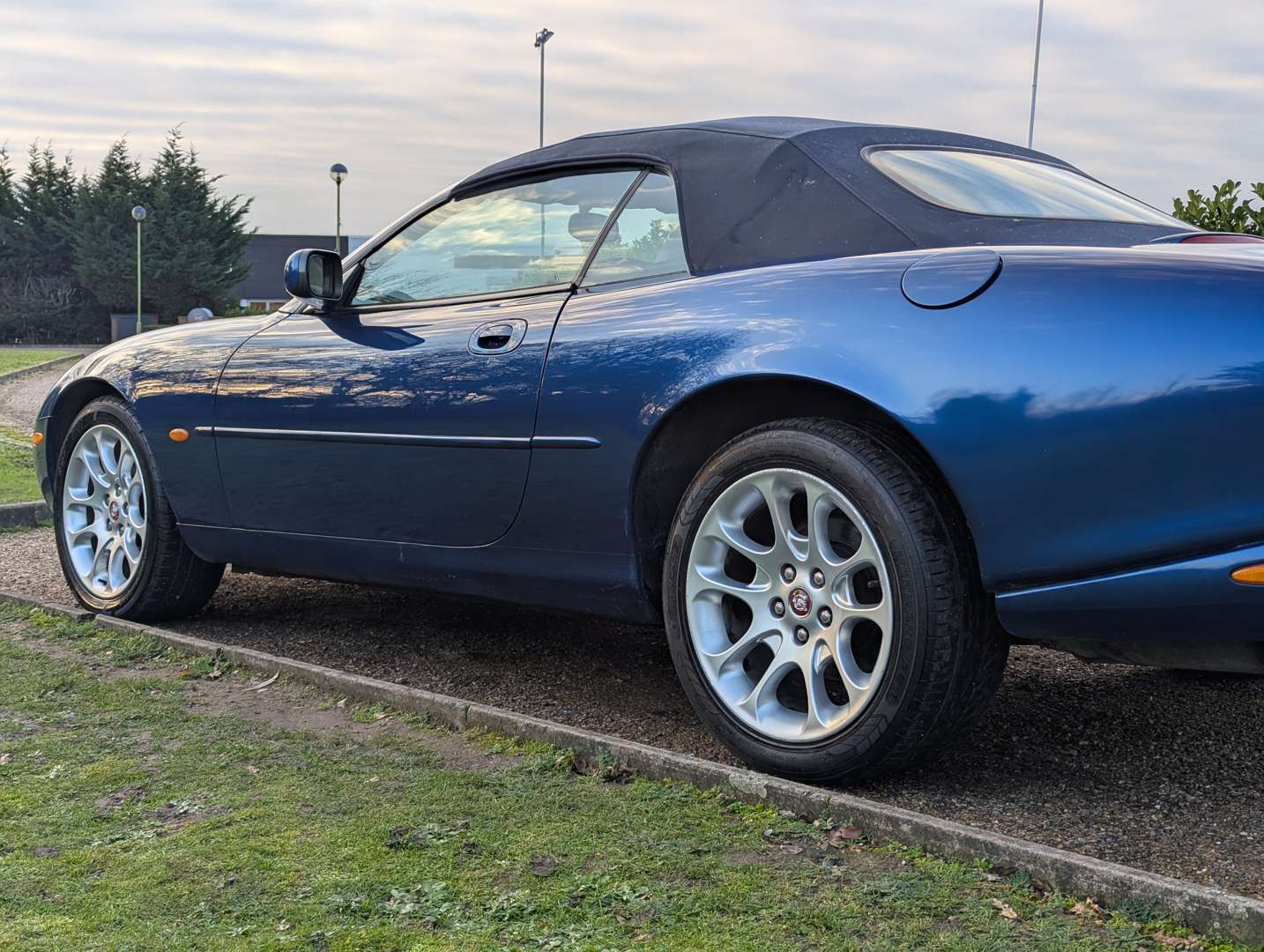 <p>1999 JAGUAR XKR 4.0 AUTO</p>