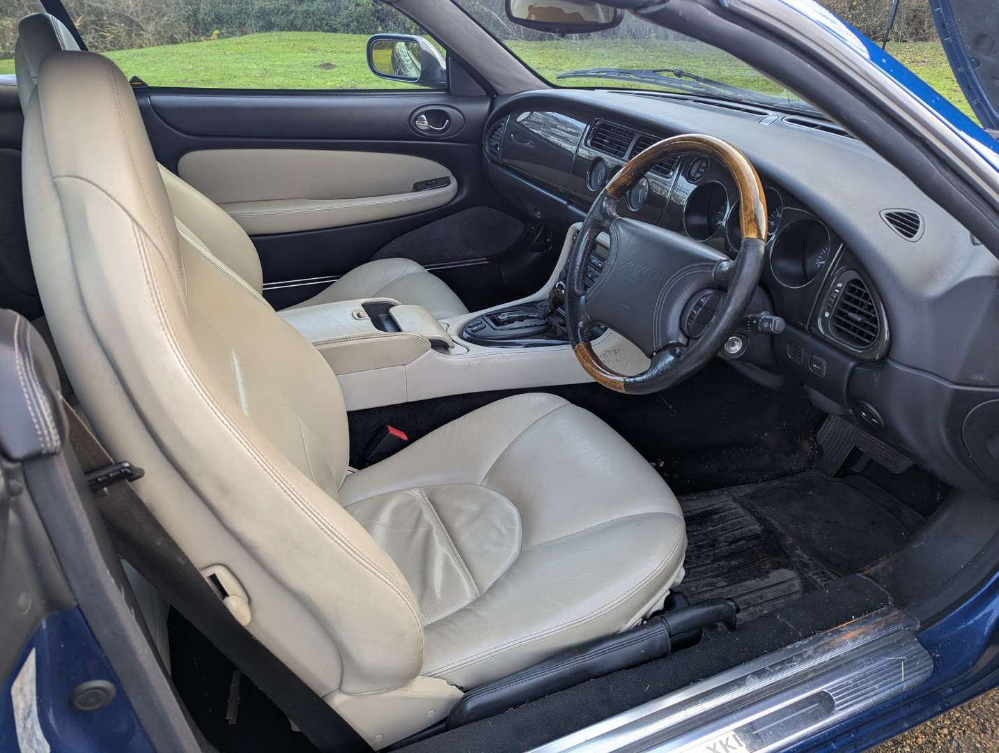 <p>1999 JAGUAR XKR 4.0 AUTO</p>