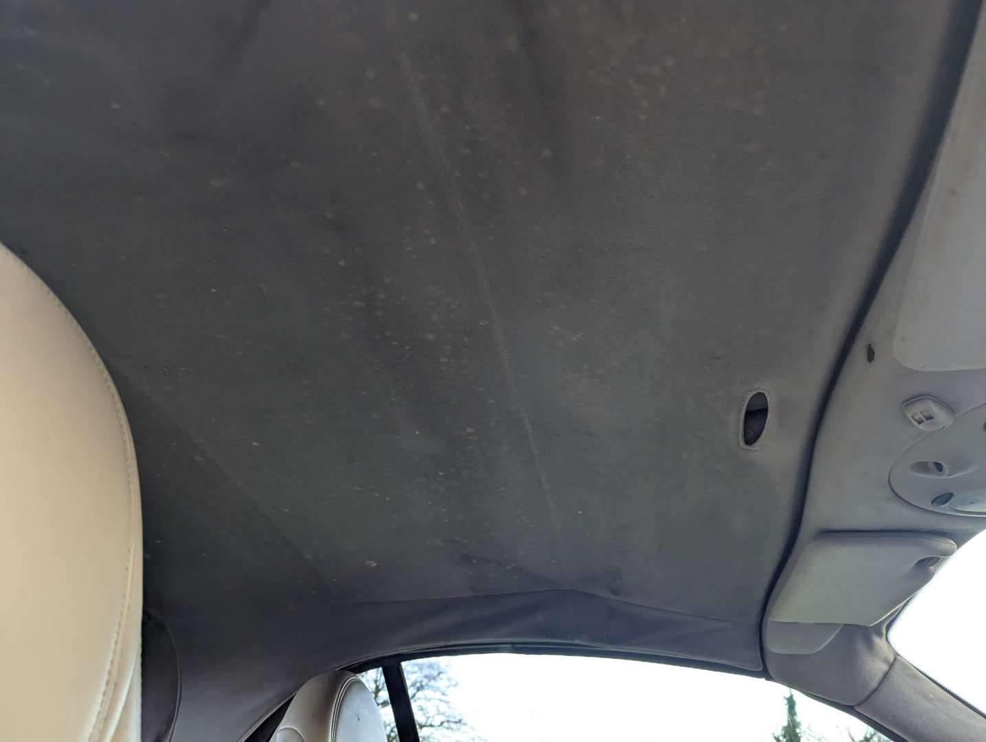 <p>1999 JAGUAR XKR 4.0 AUTO</p>