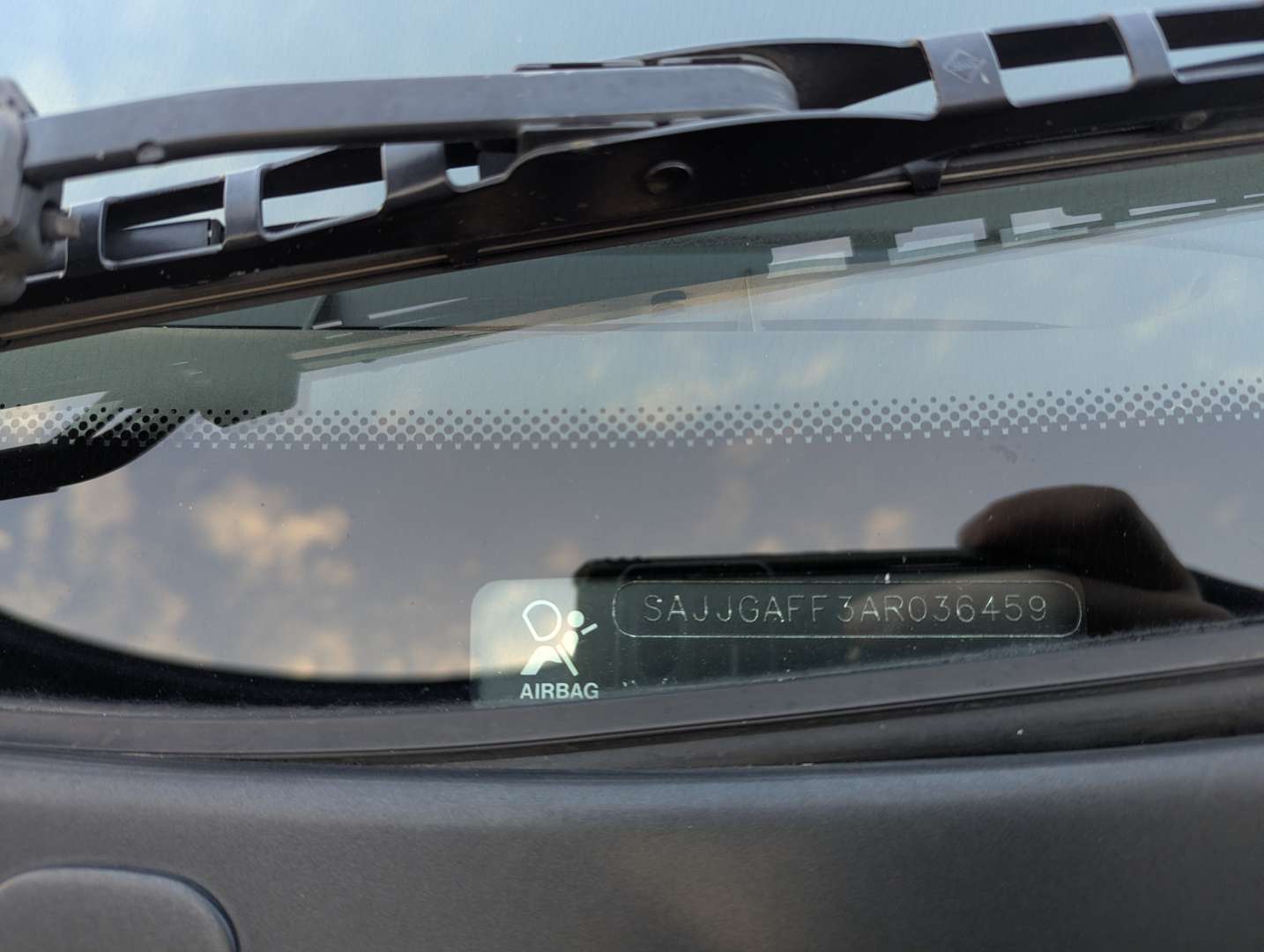 <p>1999 JAGUAR XKR 4.0 AUTO</p>