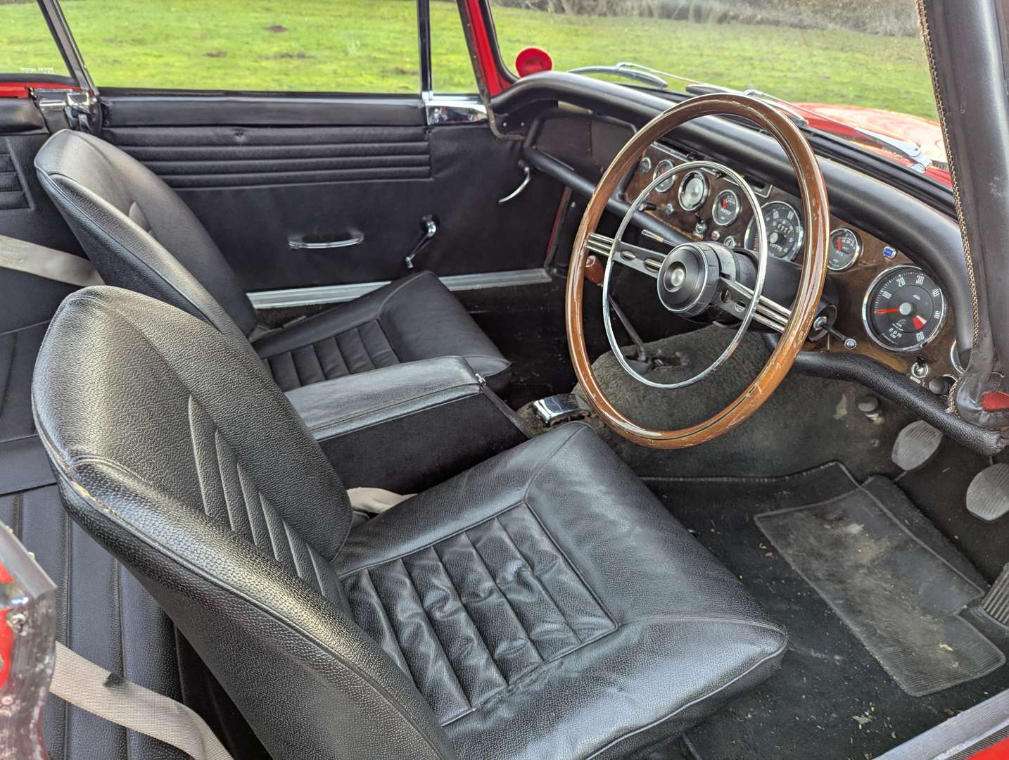 <p>1965 SUNBEAM ALPINE GT SERIES IV</p>