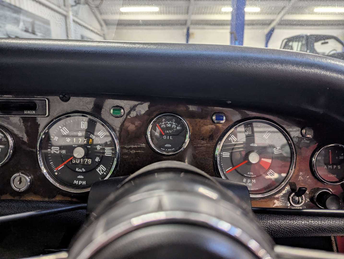 <p>1965 SUNBEAM ALPINE GT SERIES IV</p>