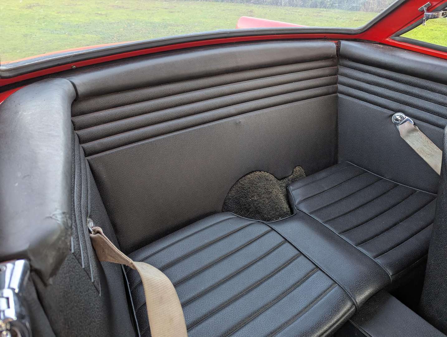 <p>1965 SUNBEAM ALPINE GT SERIES IV</p>