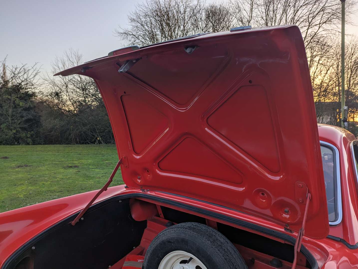 <p>1965 SUNBEAM ALPINE GT SERIES IV</p>