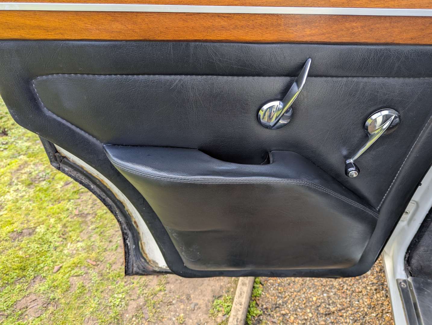 <p>1969 ROVER P5 B 3.5 LITRE COUPE</p>