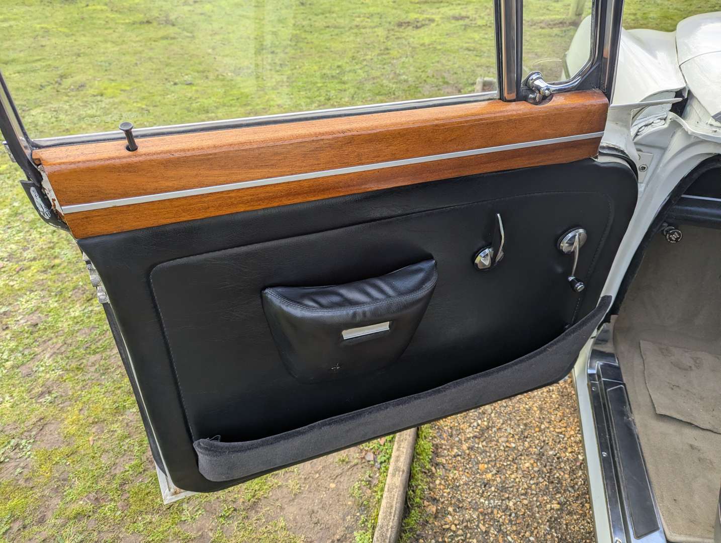 <p>1969 ROVER P5 B 3.5 LITRE COUPE</p>