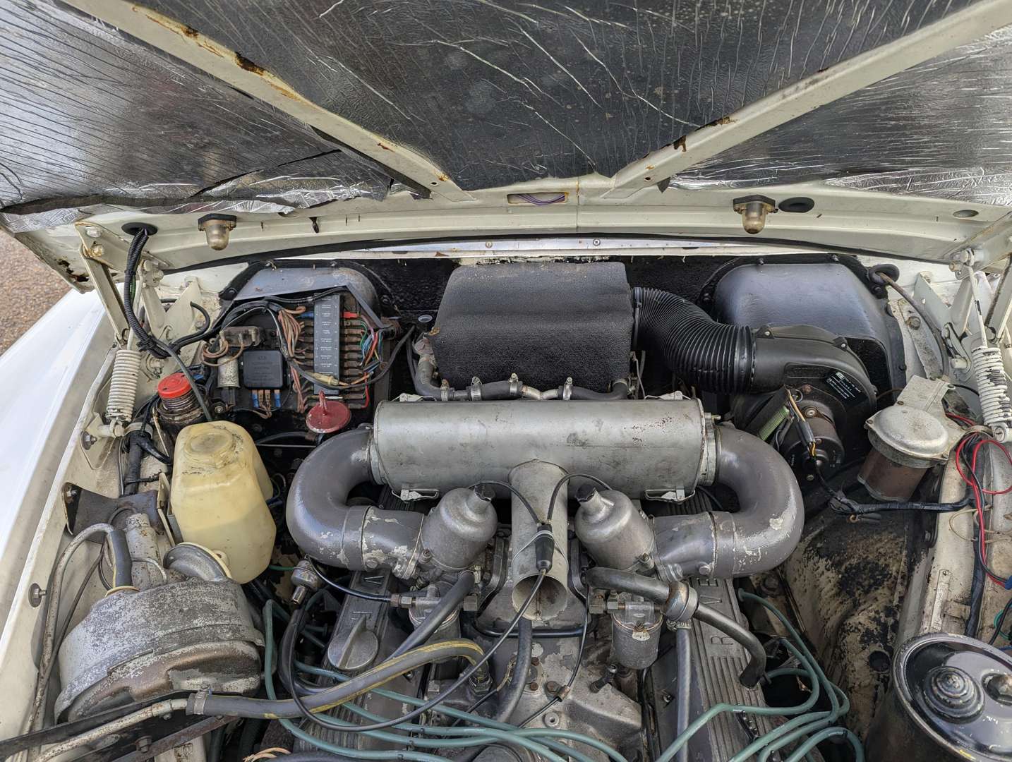 <p>1969 ROVER P5 B 3.5 LITRE COUPE</p>