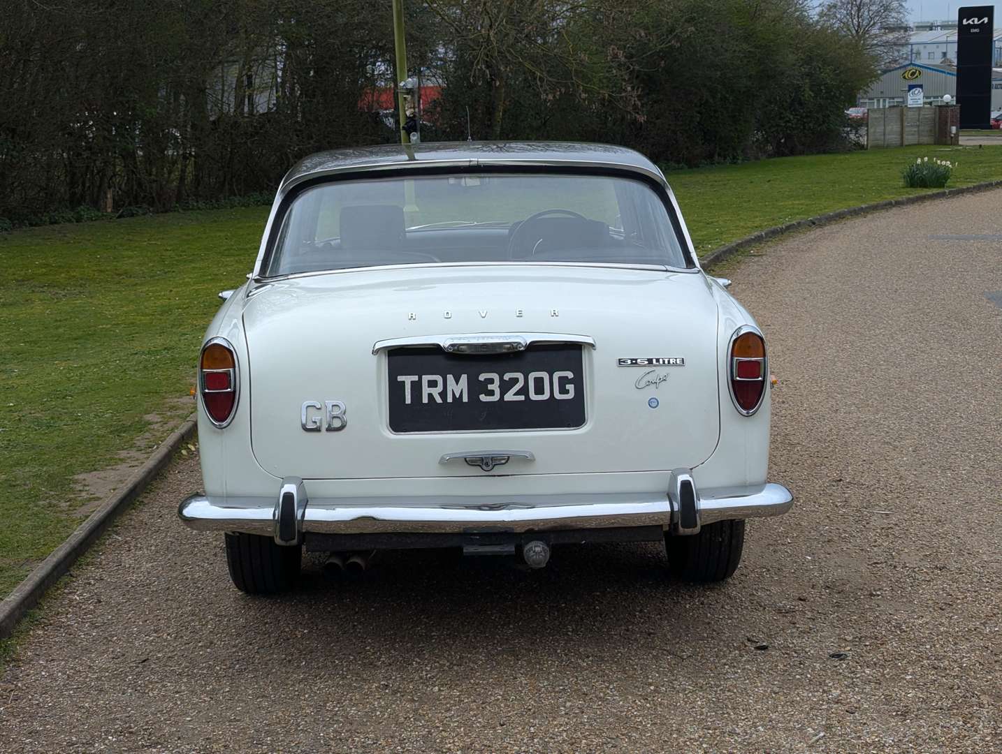 <p>1968 ROVER 3.5L COUPE</p>