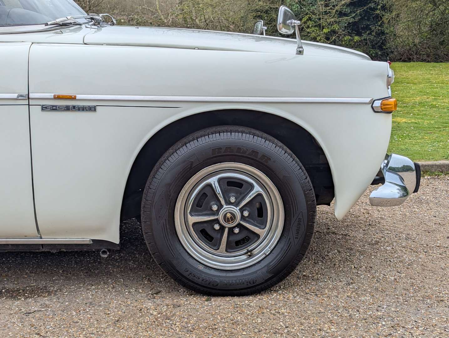 <p>1968 ROVER 3.5L COUPE</p>