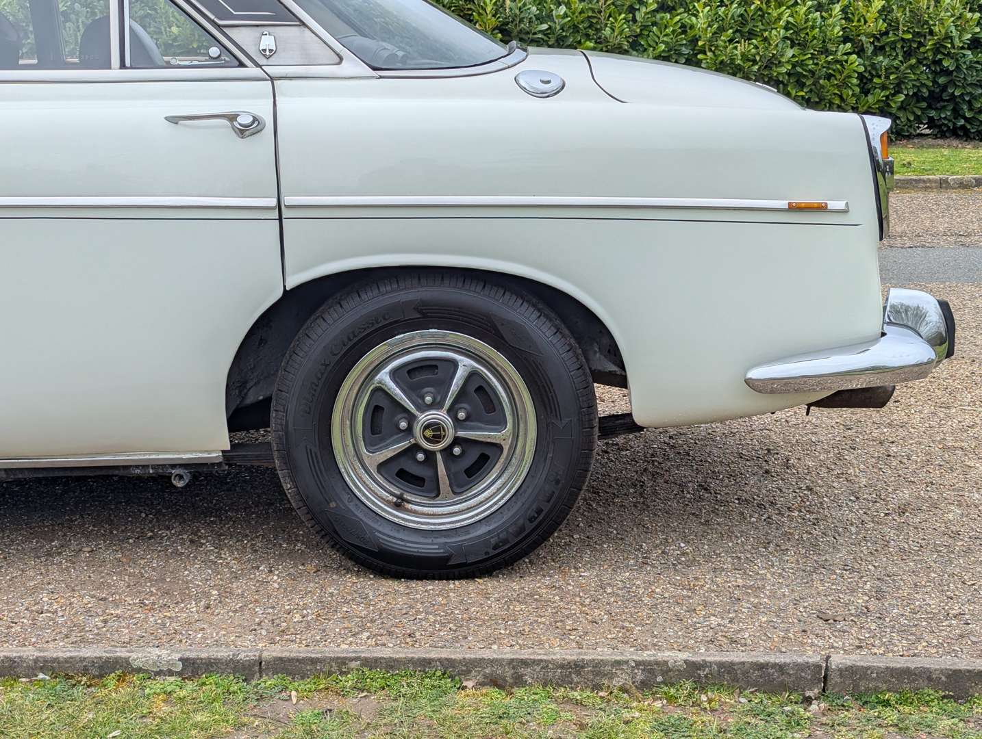 <p>1968 ROVER 3.5L COUPE</p>