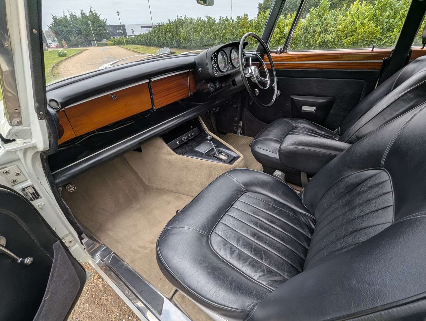 <p>1968 ROVER 3.5L COUPE</p>