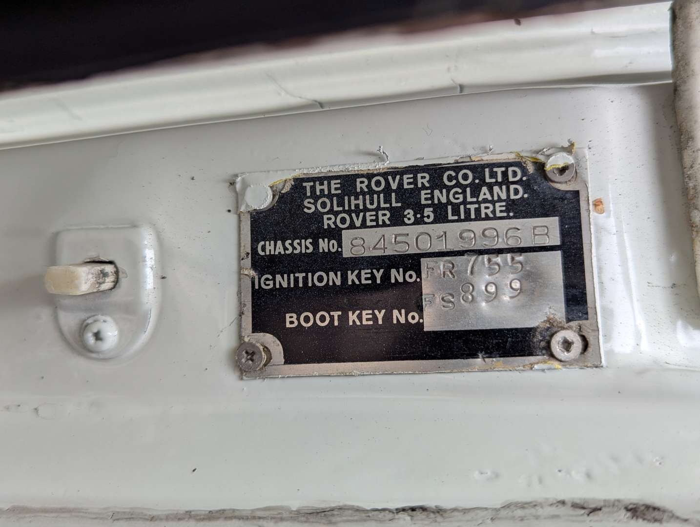 <p>1968 ROVER 3.5L COUPE</p>