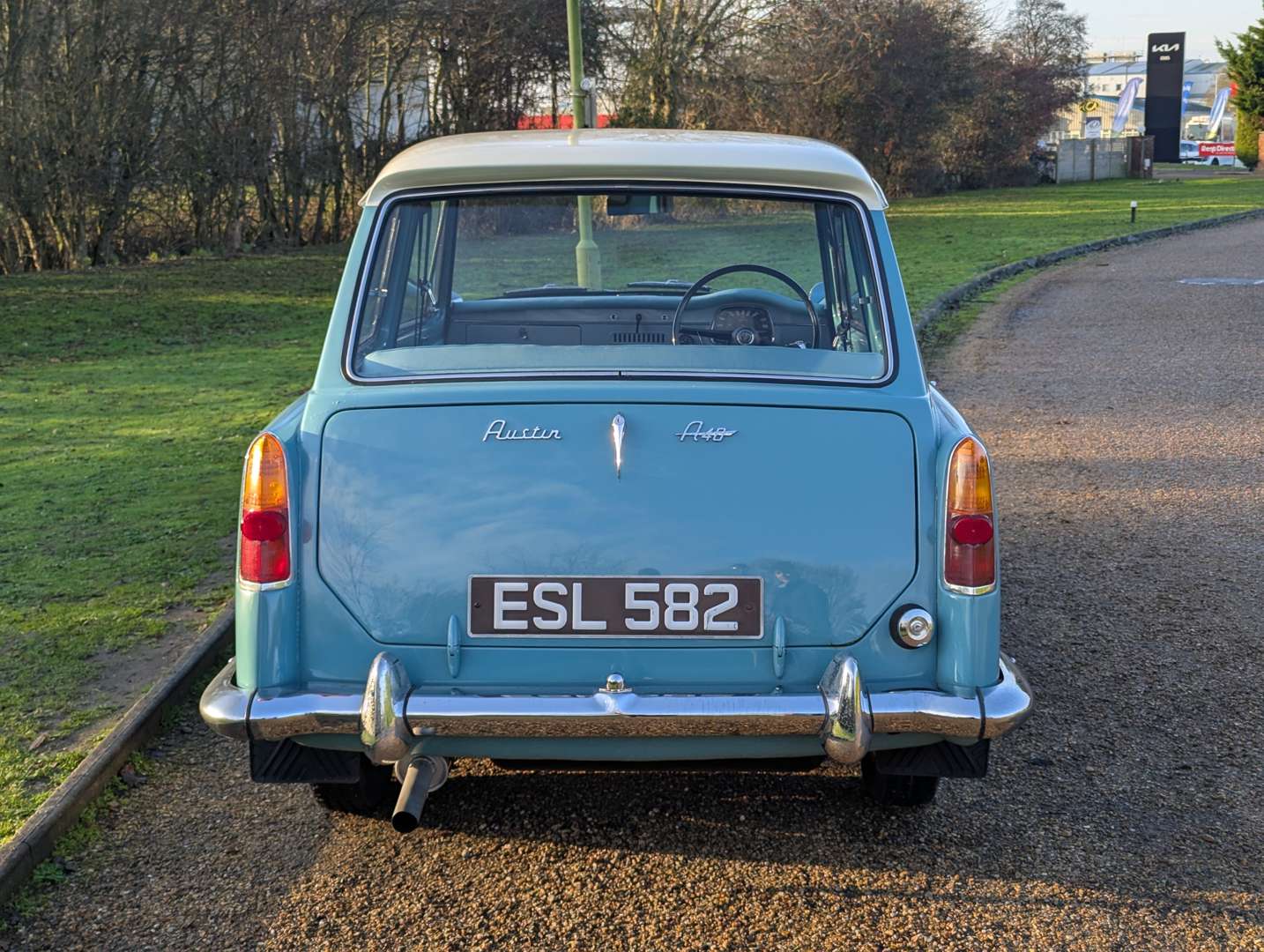 <p>1961 AUSTIN A40 FARINA</p>