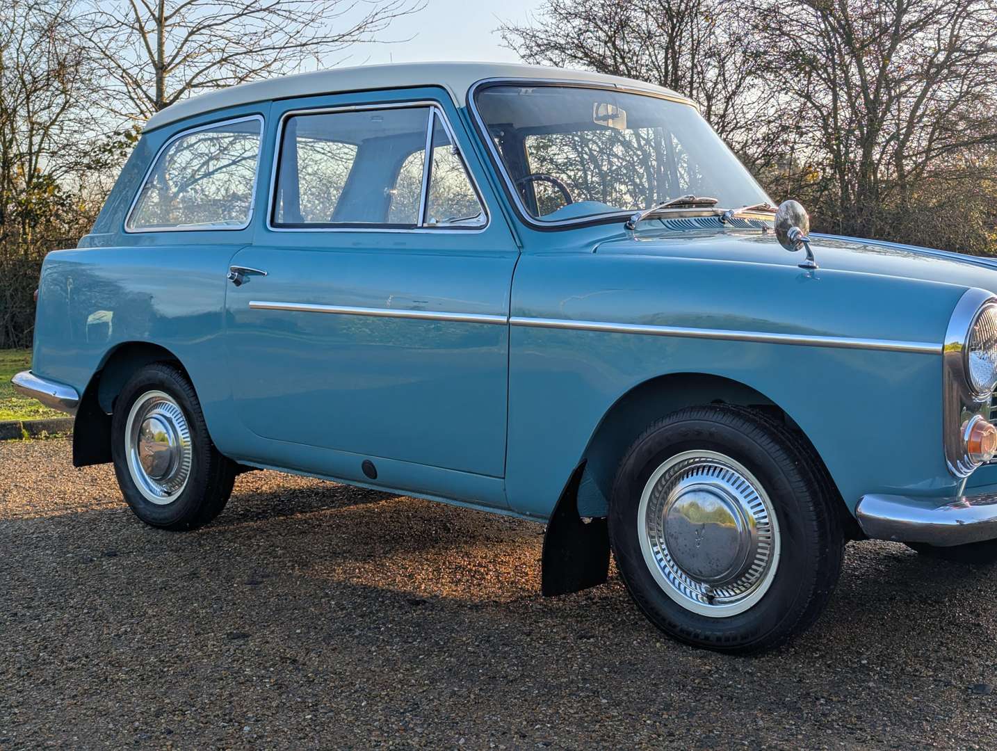 <p>1961 AUSTIN A40 FARINA</p>