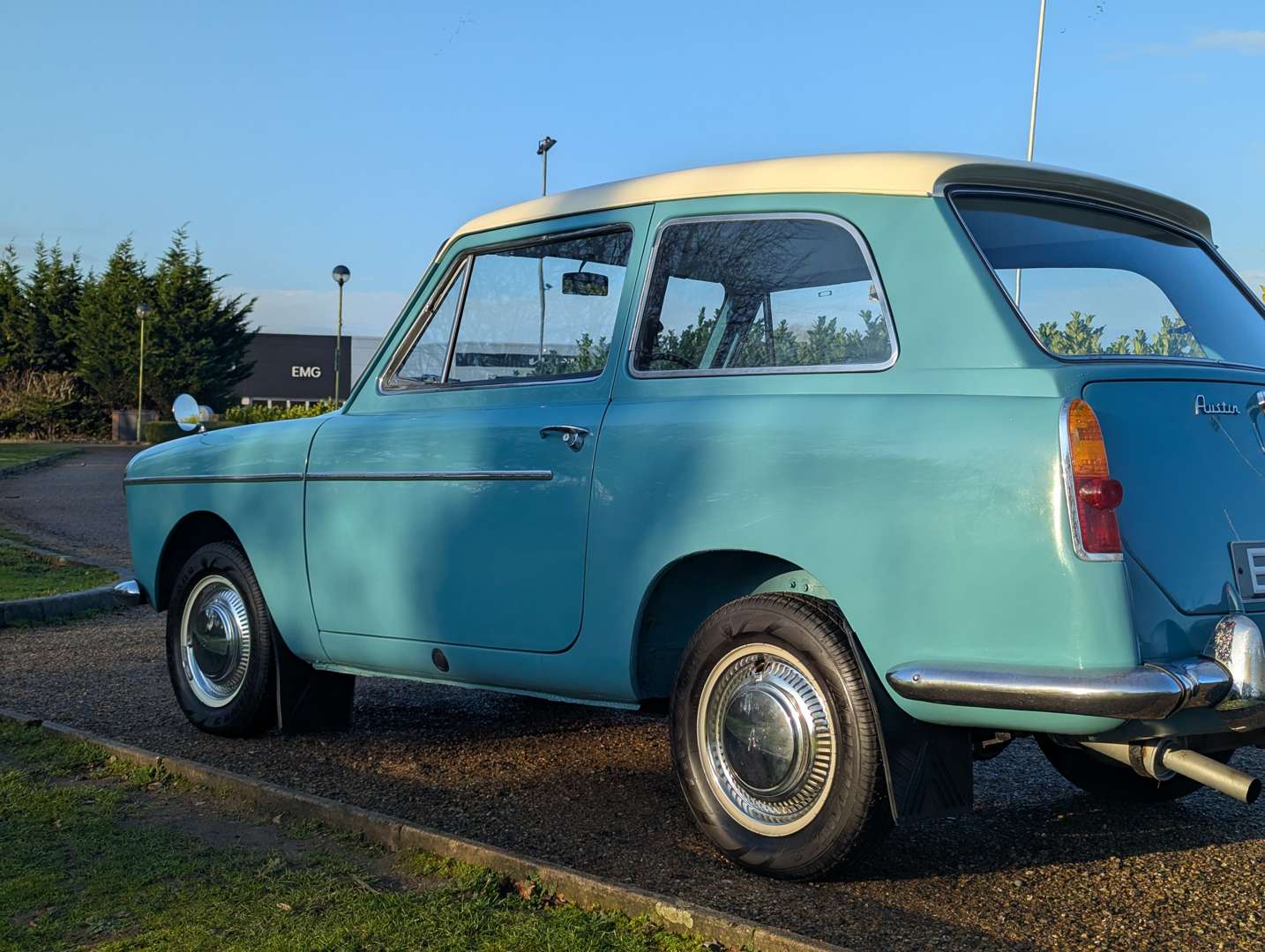 <p>1961 AUSTIN A40 FARINA</p>