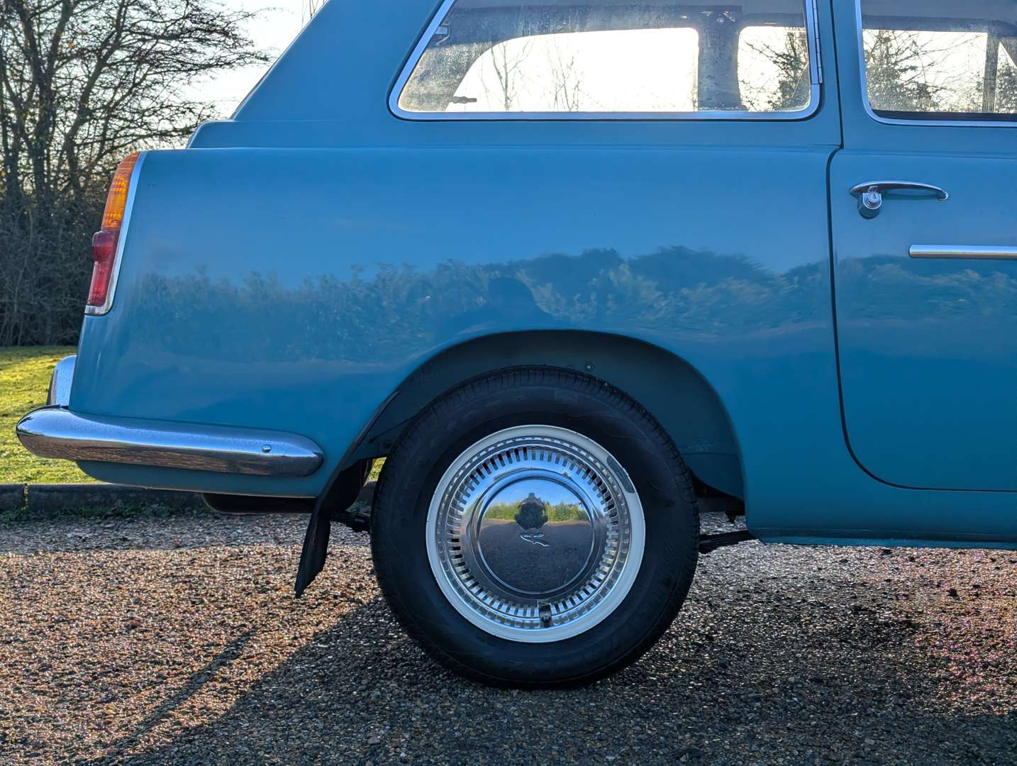 <p>1961 AUSTIN A40 FARINA</p>