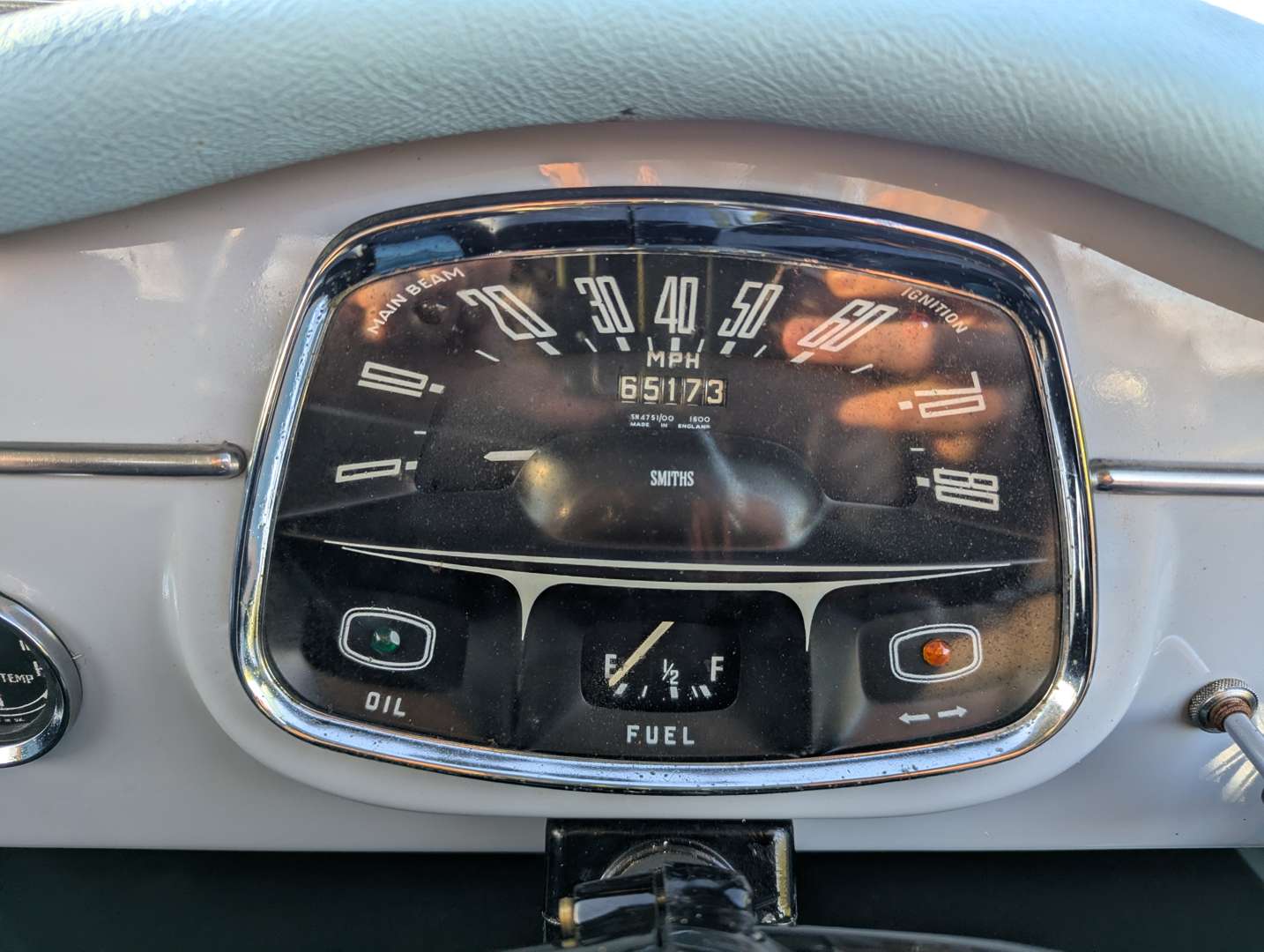 <p>1961 AUSTIN A40 FARINA</p>