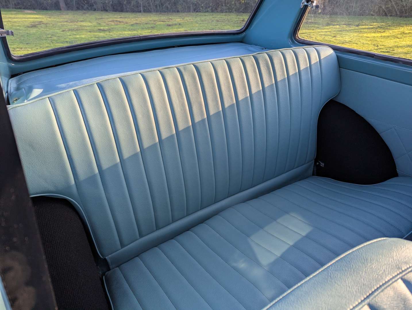 <p>1961 AUSTIN A40 FARINA</p>