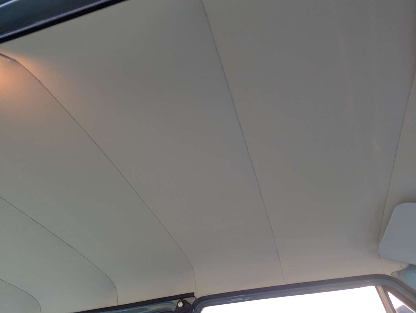 <p>1961 AUSTIN A40 FARINA</p>