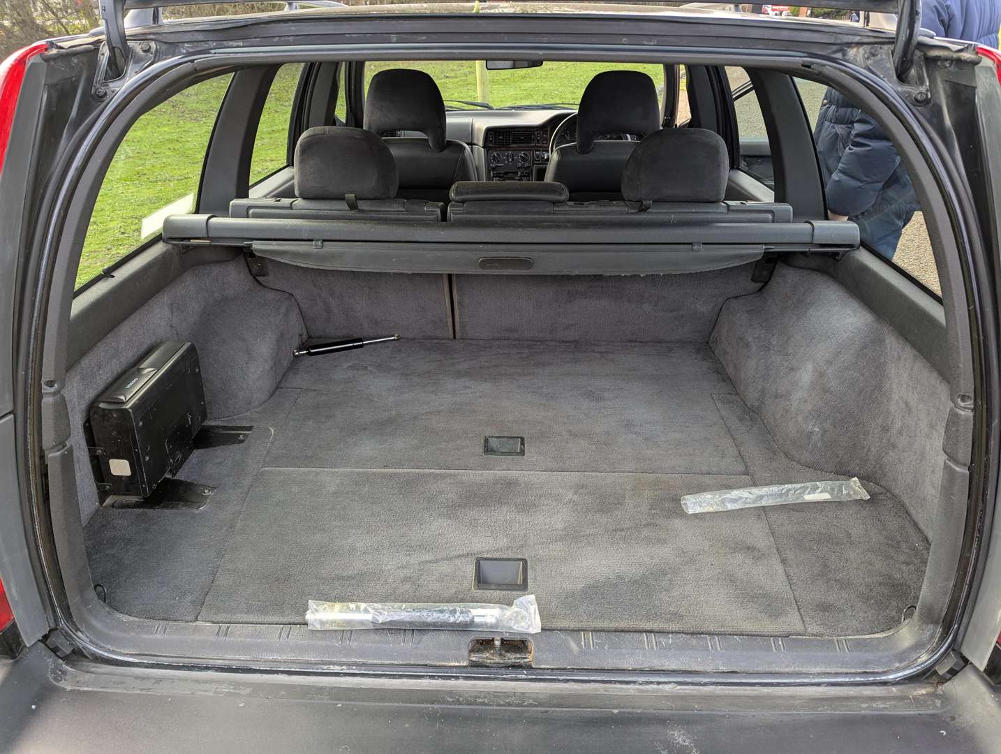 <p>1995 VOLVO 850 T-5R ESTATE AUTO</p>