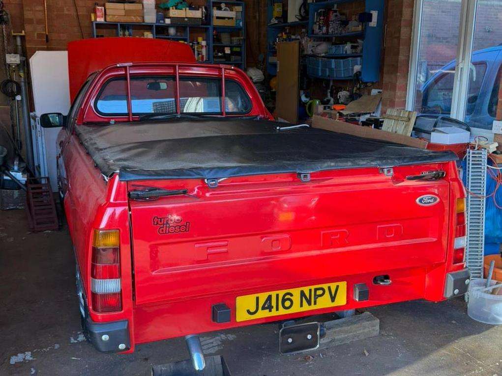 <p>1992 FORD P100 TURBO DIESEL PICK-UP</p>