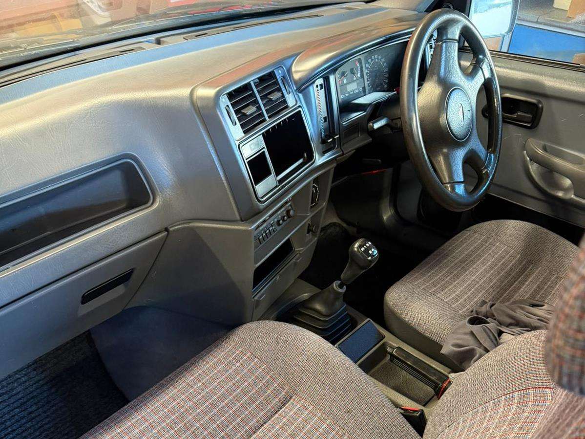 <p>1992 FORD P100 TURBO DIESEL PICK-UP</p>