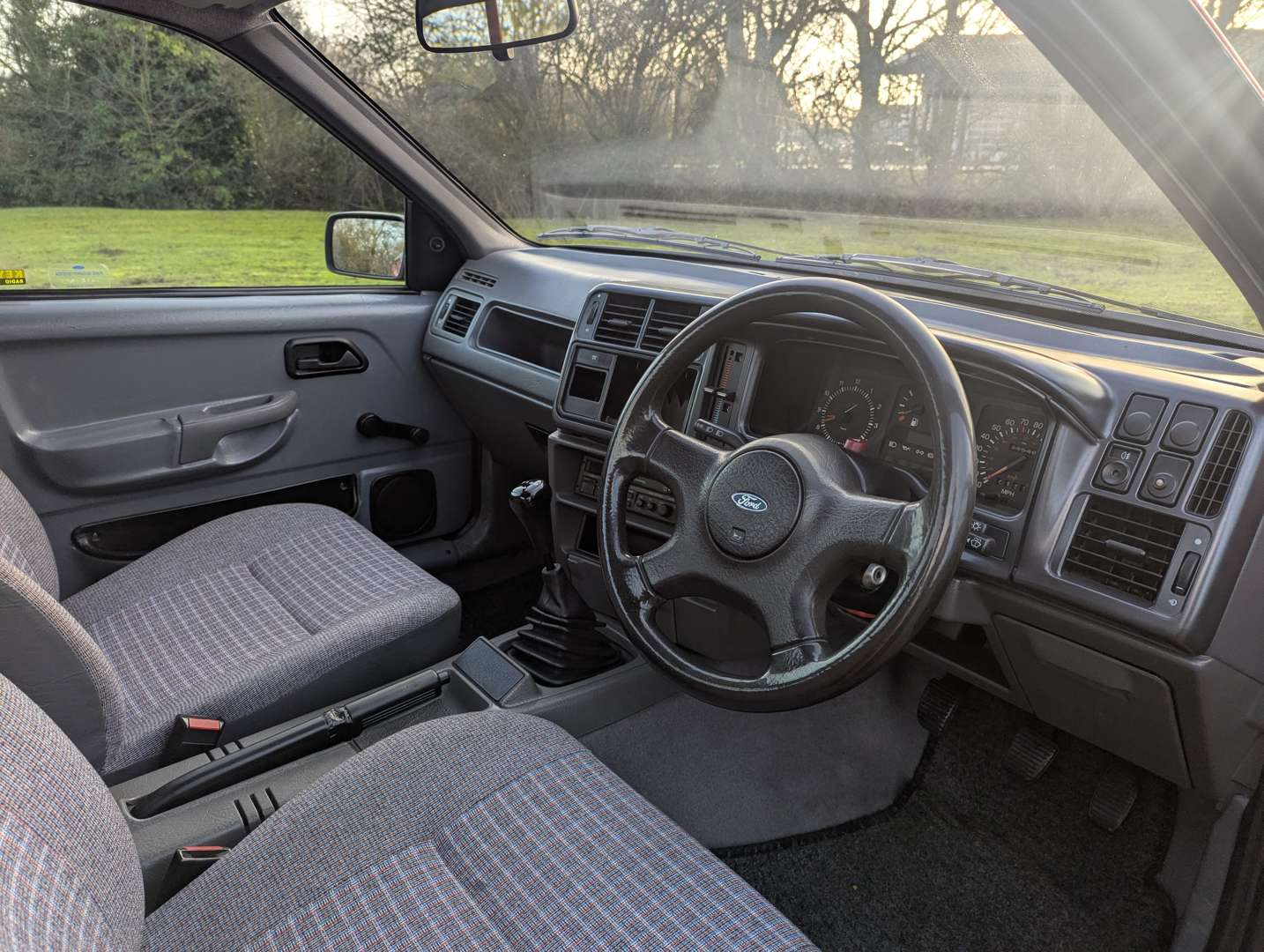 <p>1992 FORD P100 TURBO DIESEL PICK-UP</p>