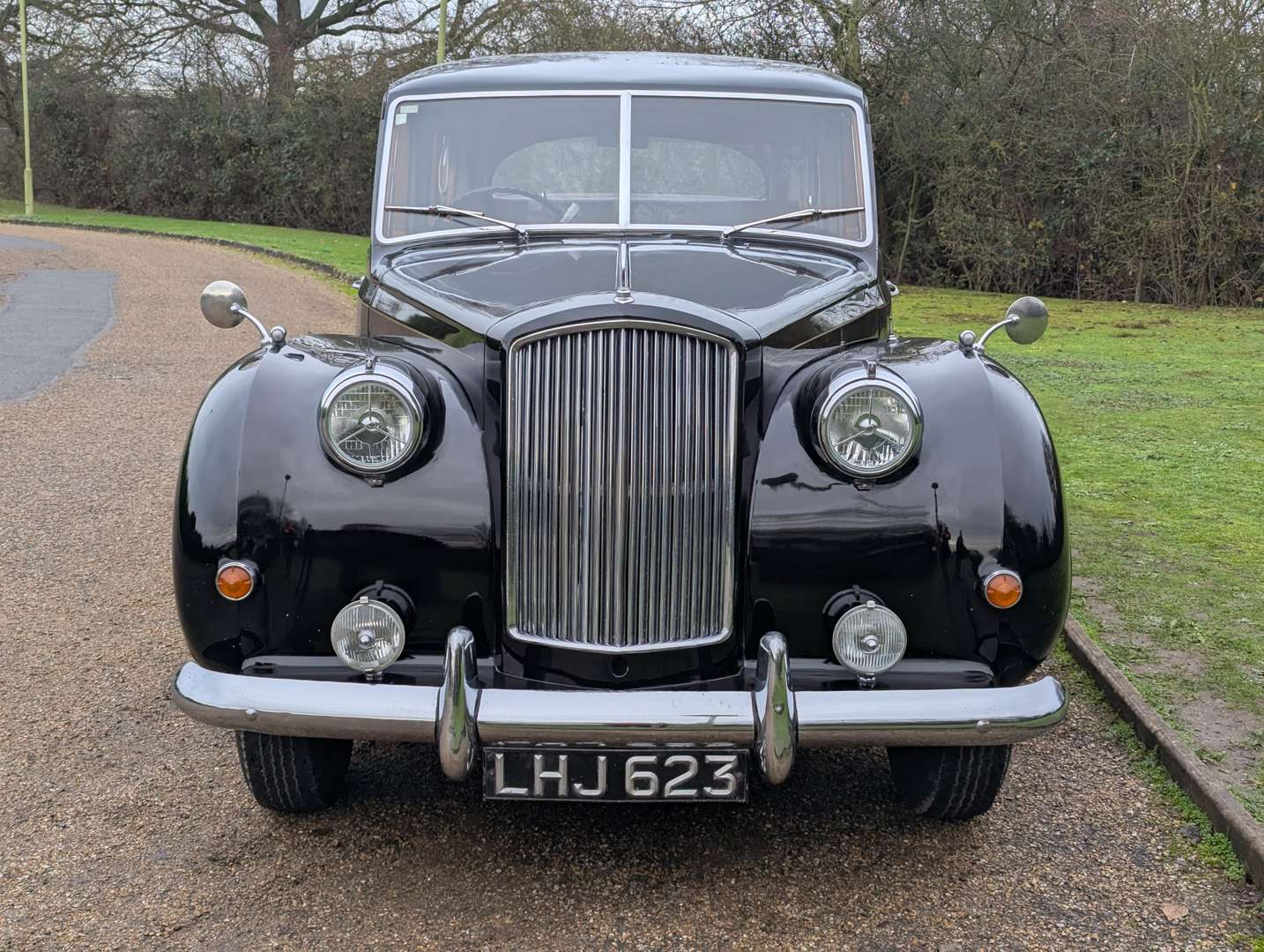 <p>1955 AUSTIN A135 PRINCESS LIMOUSINE</p>
