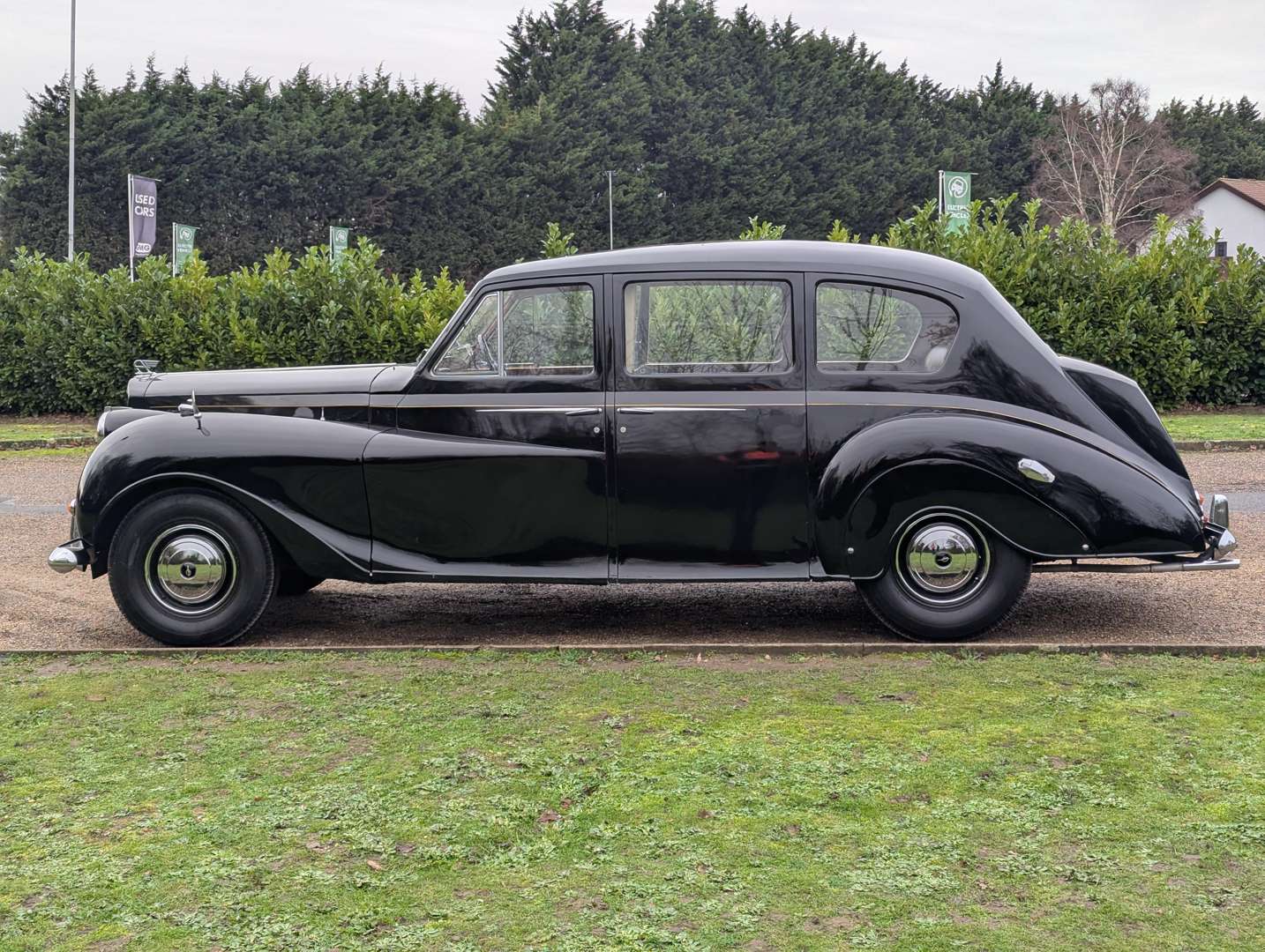 <p>1955 AUSTIN A135 PRINCESS LIMOUSINE</p>