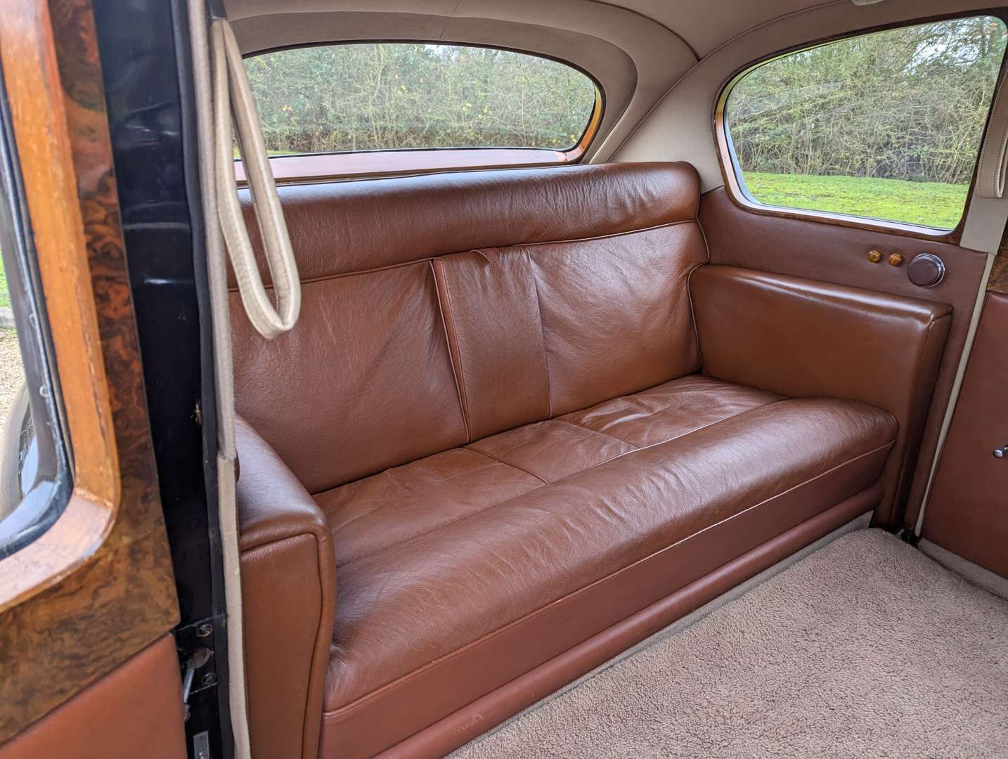 <p>1955 AUSTIN A135 PRINCESS LIMOUSINE</p>