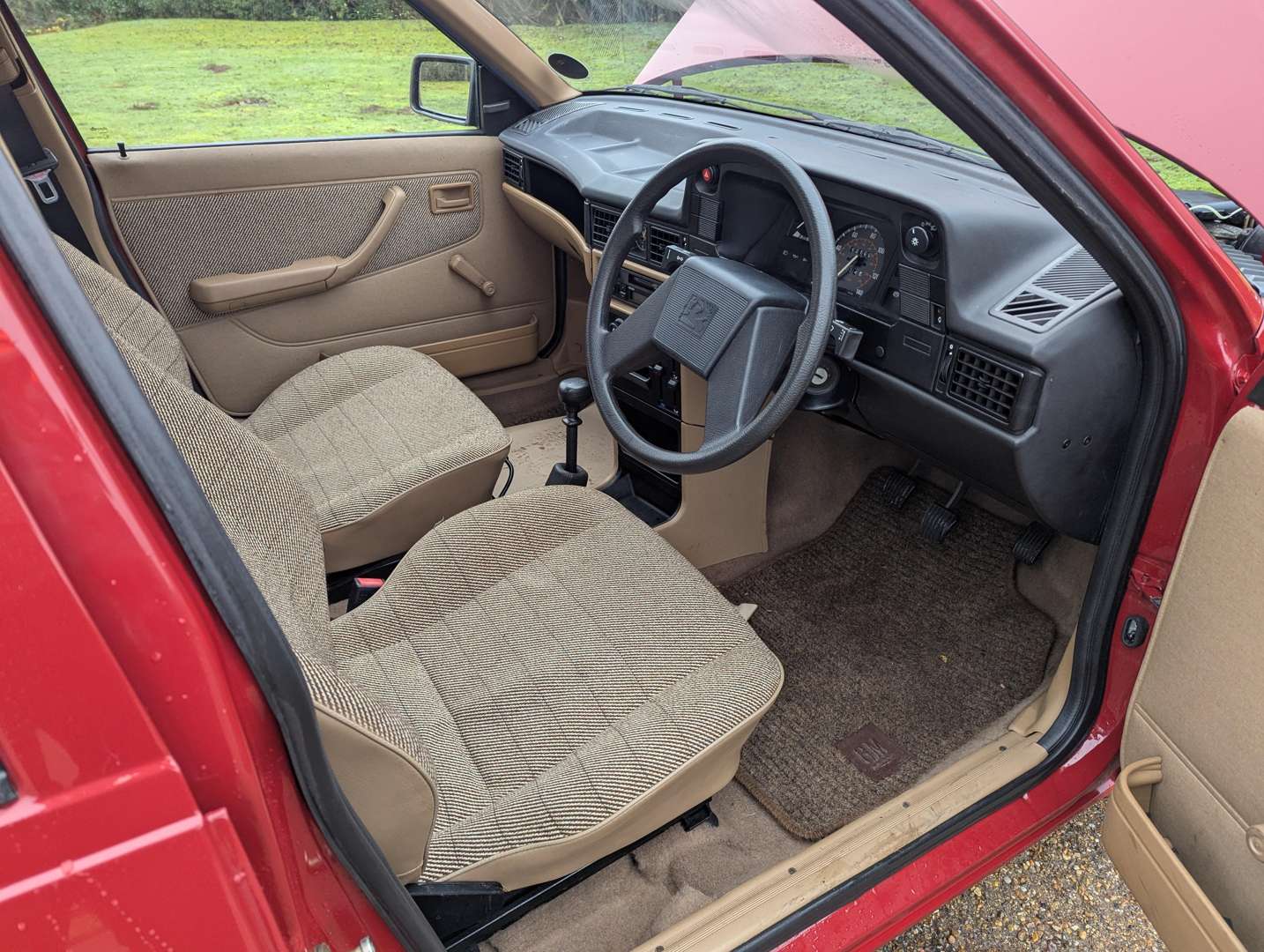 <p>1986 VAUXHALL BELMONT 1.6L - ONE REGISTERED OWNER, 12,190 MILES FROM NEW</p>